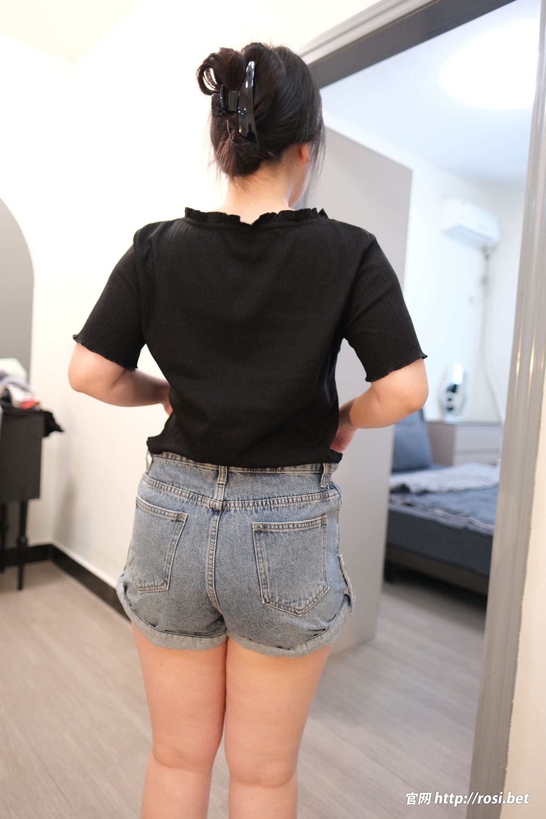 [ROSI写真] 2025.10.29 NO.5077/(101P)