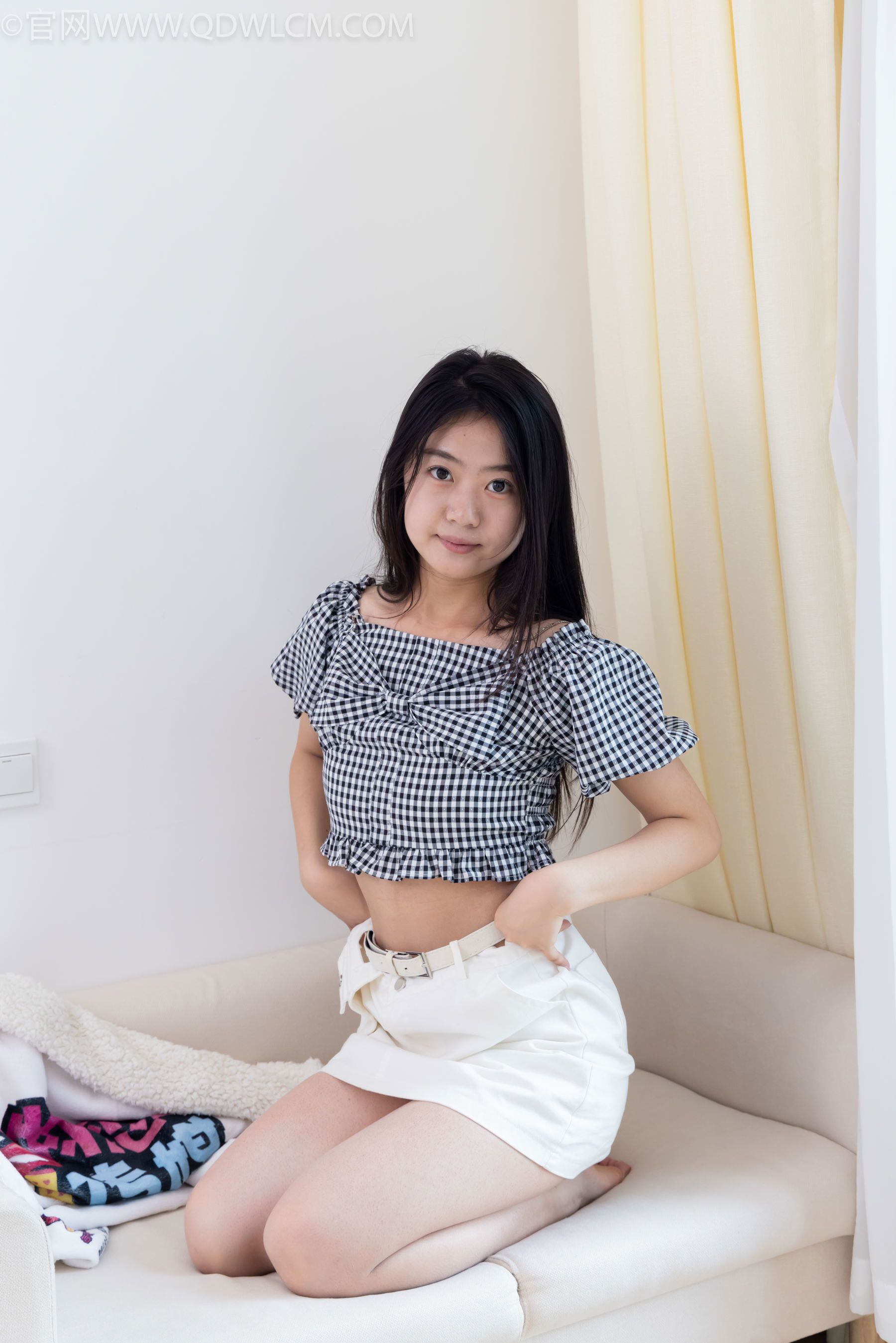 物恋传媒 No.2484 芋头 - 三双高跟凉鞋、薄肉丝、裸足/(151P)