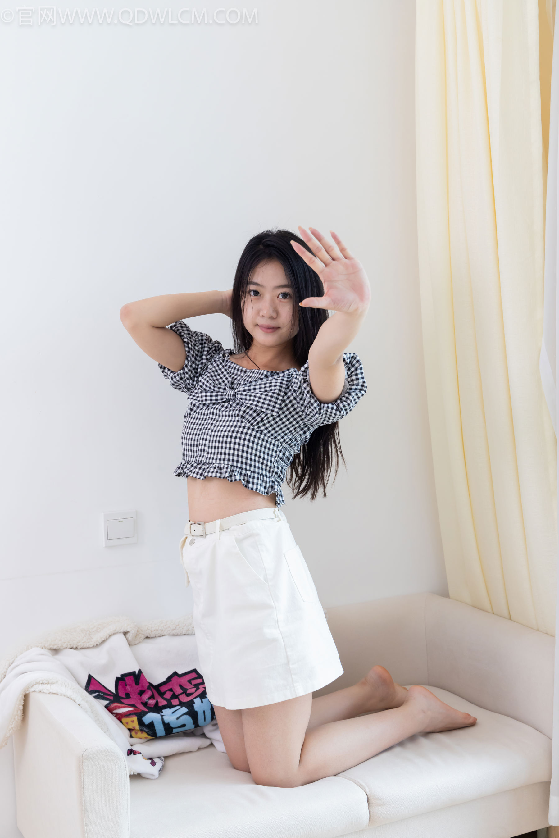 物恋传媒 No.2484 芋头 - 三双高跟凉鞋、薄肉丝、裸足/(151P)