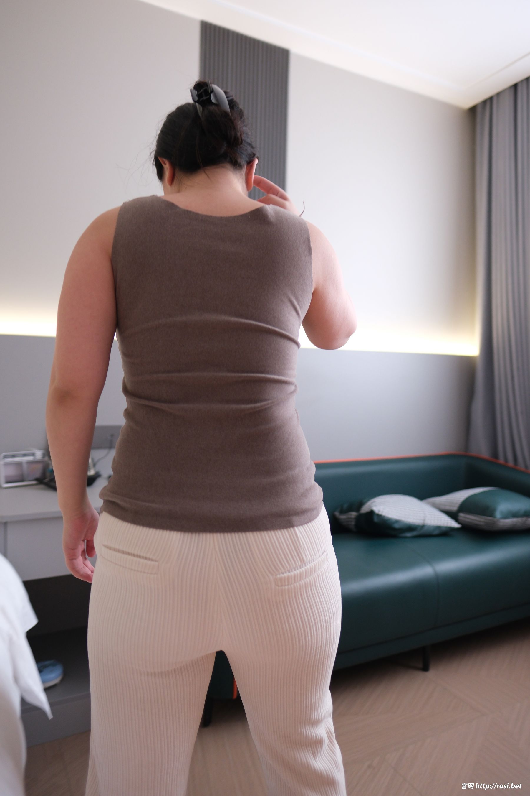 [ROSI写真] 2025.12.13 NO.5122/(69P)