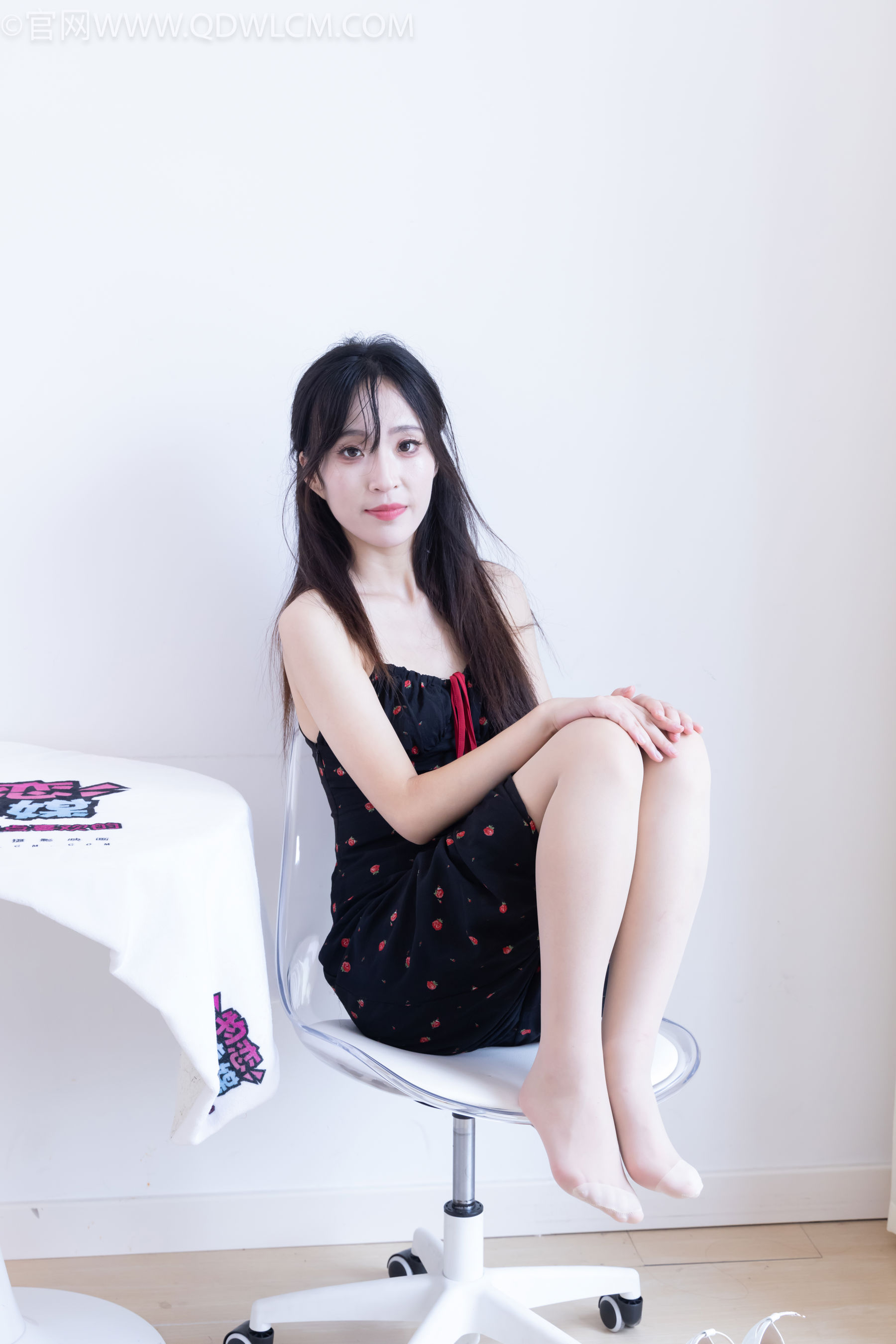 物恋传媒 No.2481 辣辣 - 高跟鞋、薄肉丝/(150P)