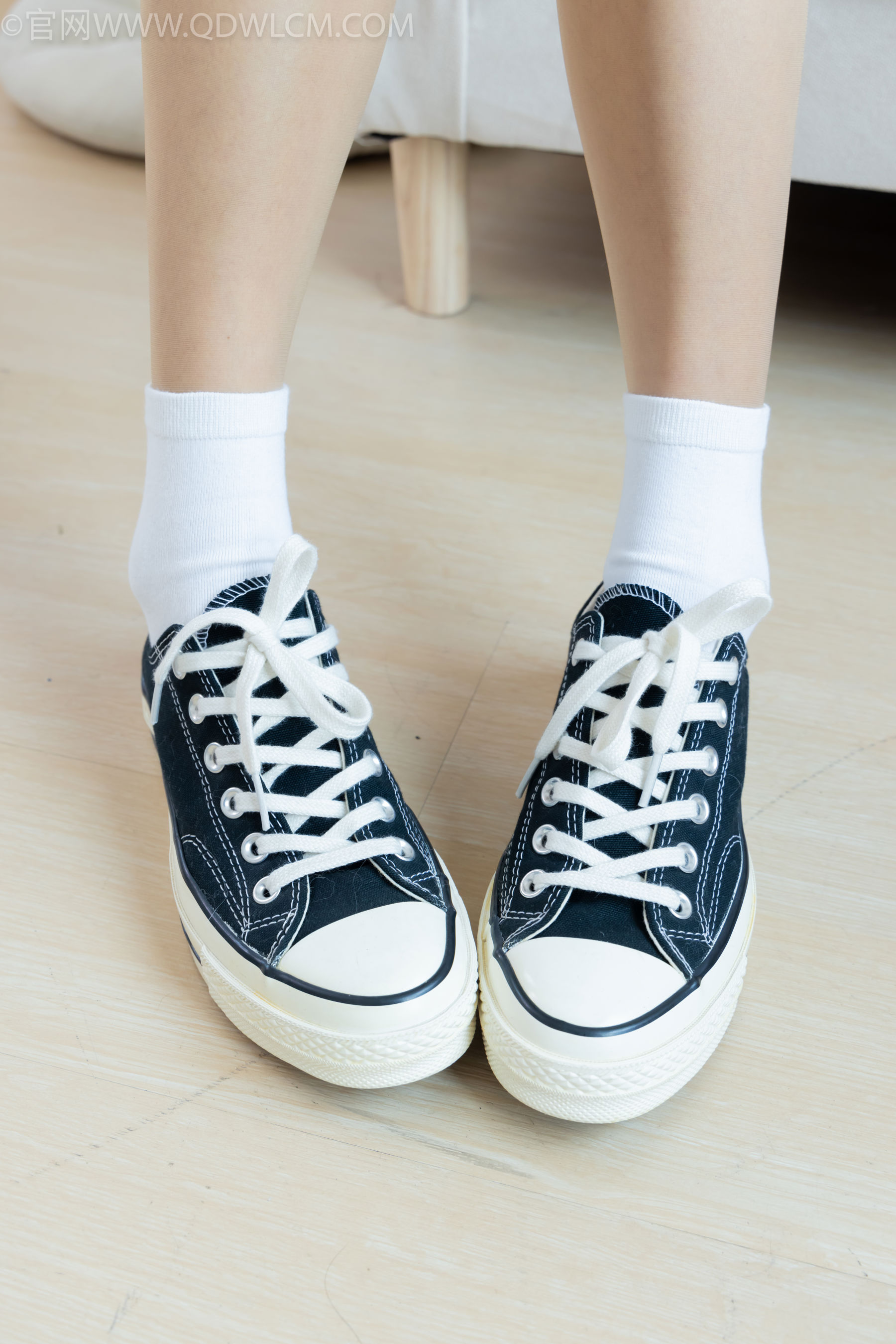 物恋传媒 No.2483 茯苓 - 帆布鞋、白棉袜、薄肉丝/(171P)
