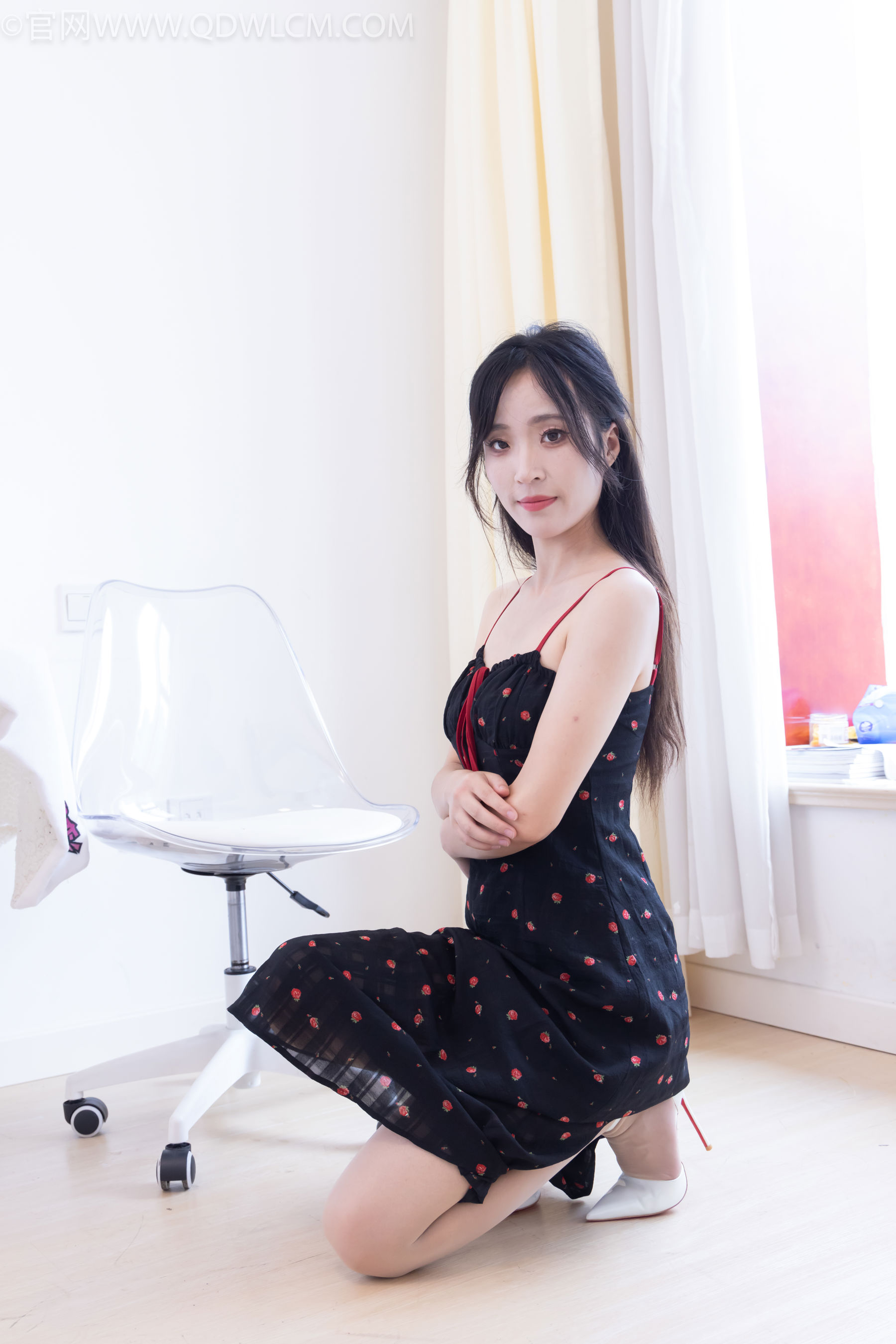 物恋传媒 No.2481 辣辣 - 高跟鞋、薄肉丝/(150P)