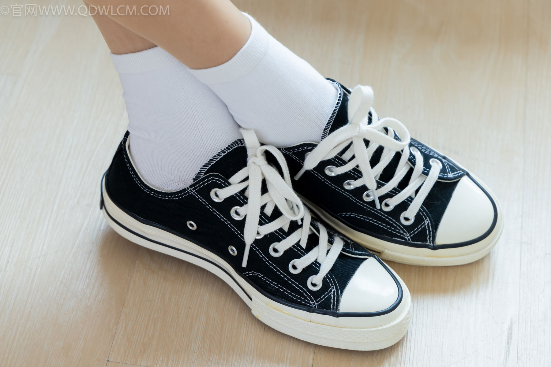 物恋传媒 No.2483 茯苓 - 帆布鞋、白棉袜、薄肉丝/(171P)