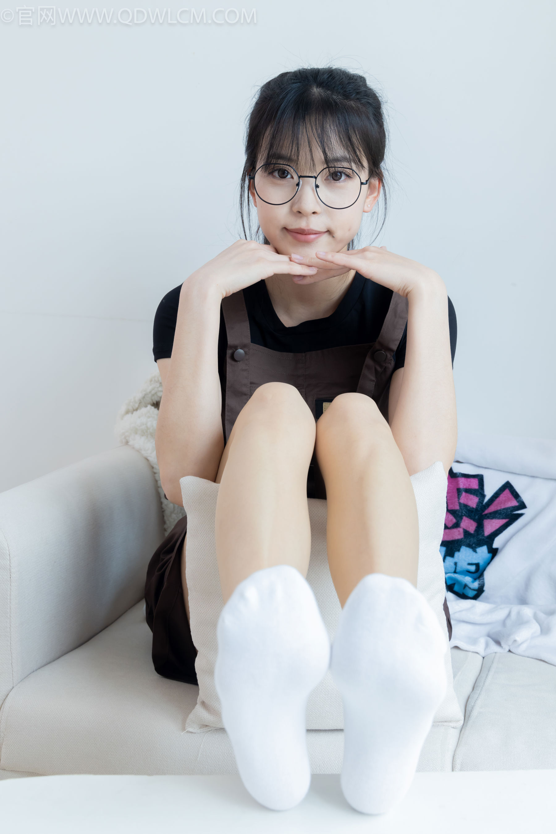 物恋传媒 No.2483 茯苓 - 帆布鞋、白棉袜、薄肉丝/(171P)