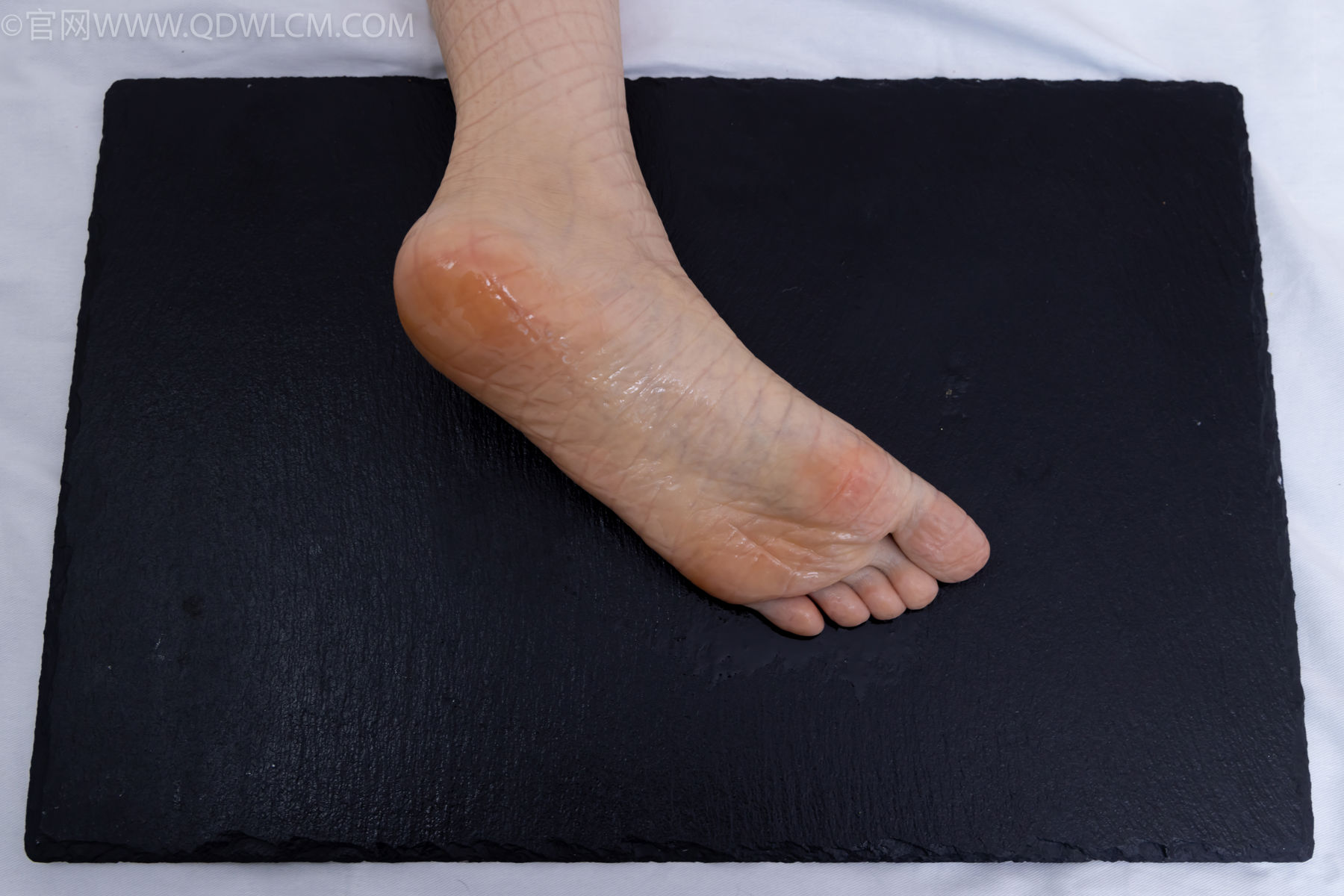 物恋传媒 No.2486 菜菜 - 高跟鞋、厚黑丝、裸足/(284P)