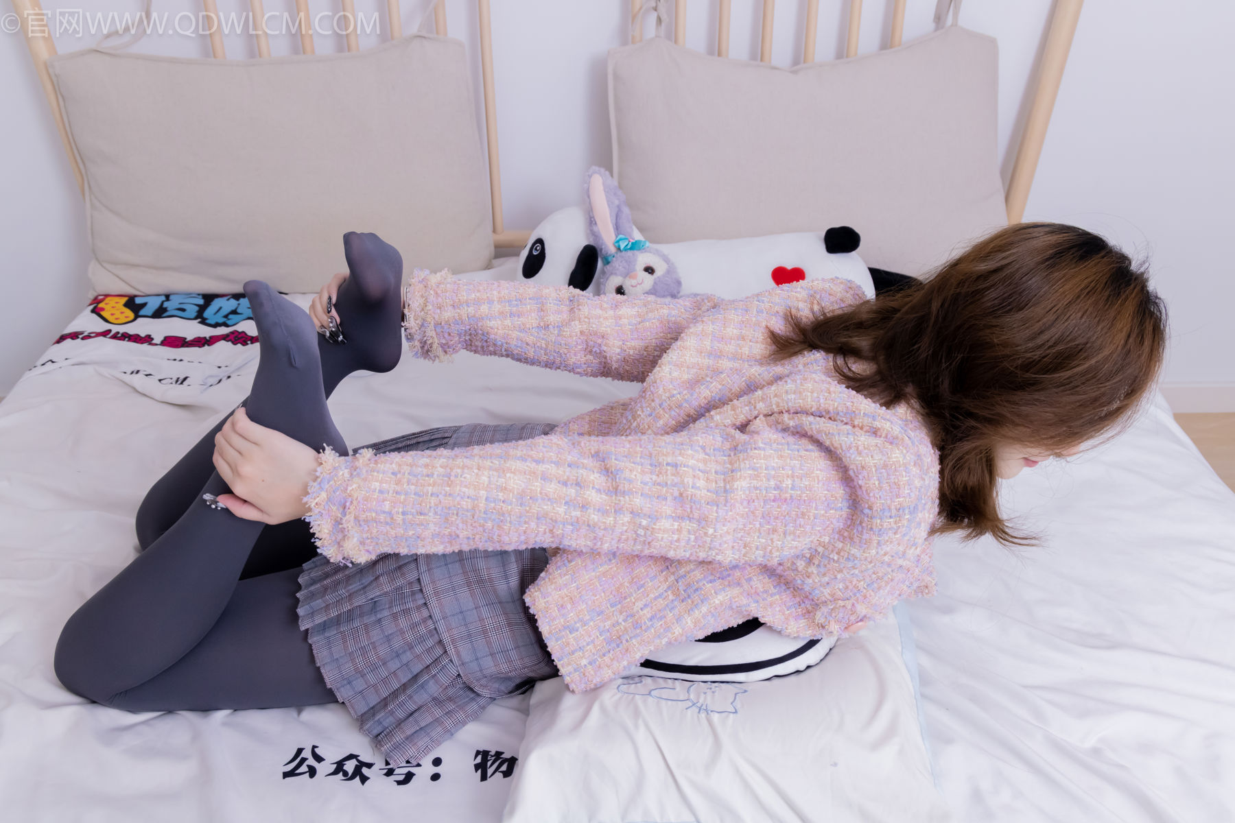 物恋传媒 No.2487 恬恬 - 高跟鞋、厚灰丝、老头乐挠脚剧情/(152P)