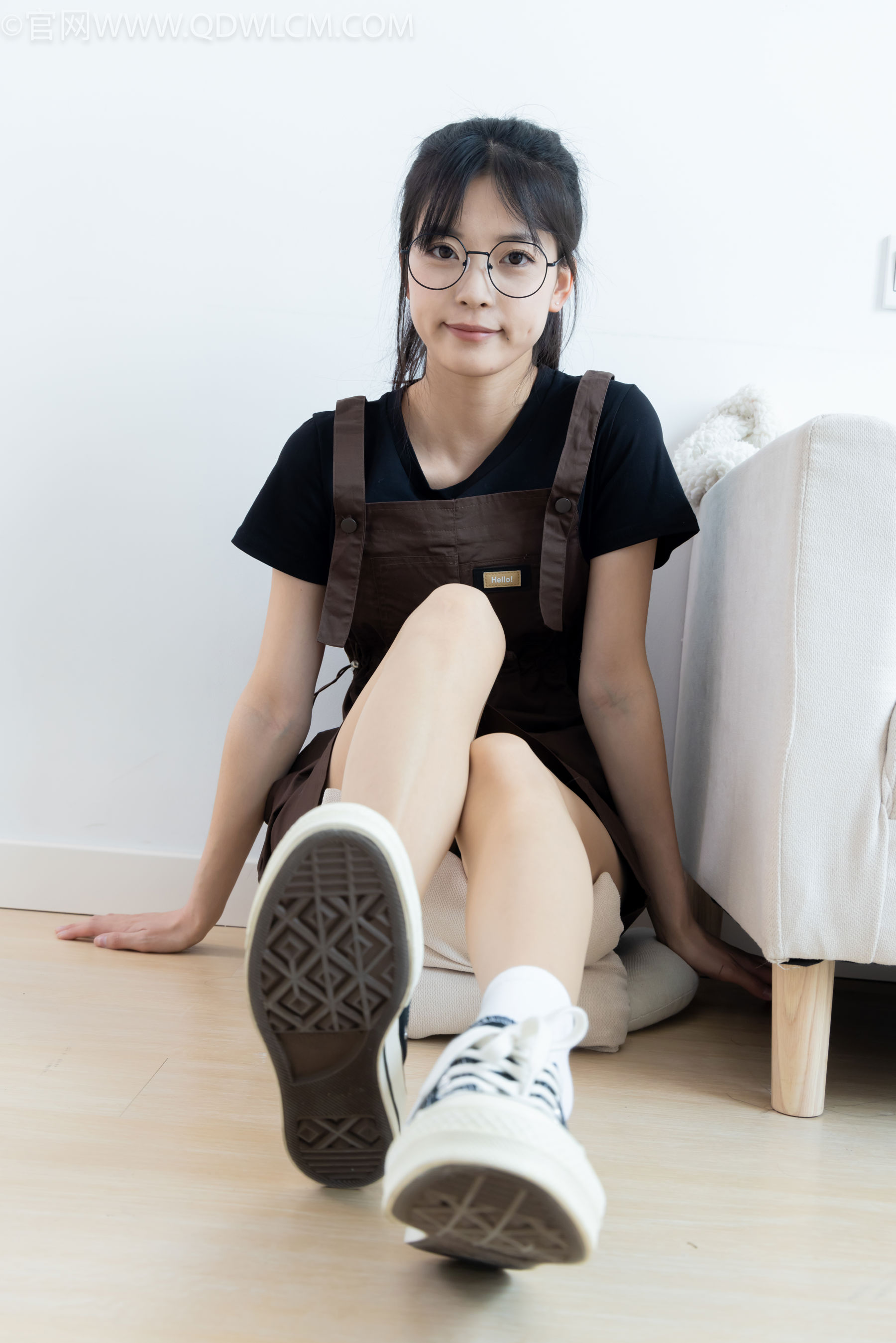 物恋传媒 No.2483 茯苓 - 帆布鞋、白棉袜、薄肉丝/(171P)