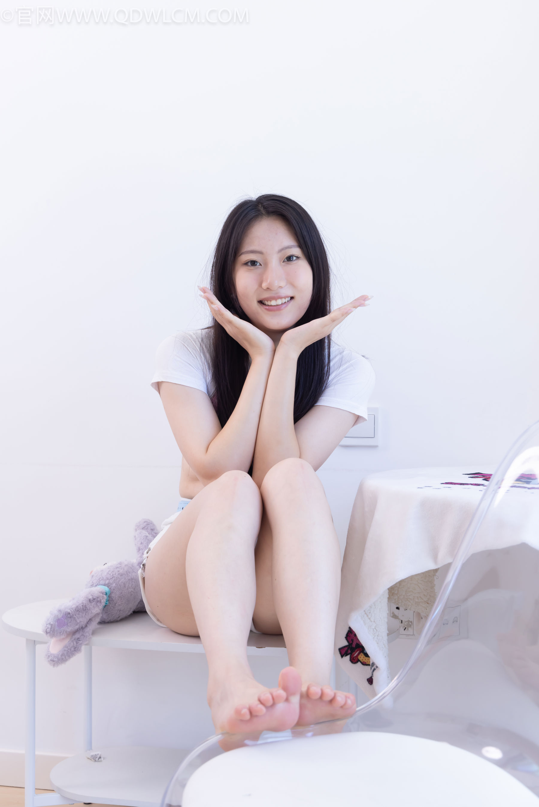 物恋传媒 No.2488 奶糖 - 高跟长靴、白棉袜、裸足/(180P)