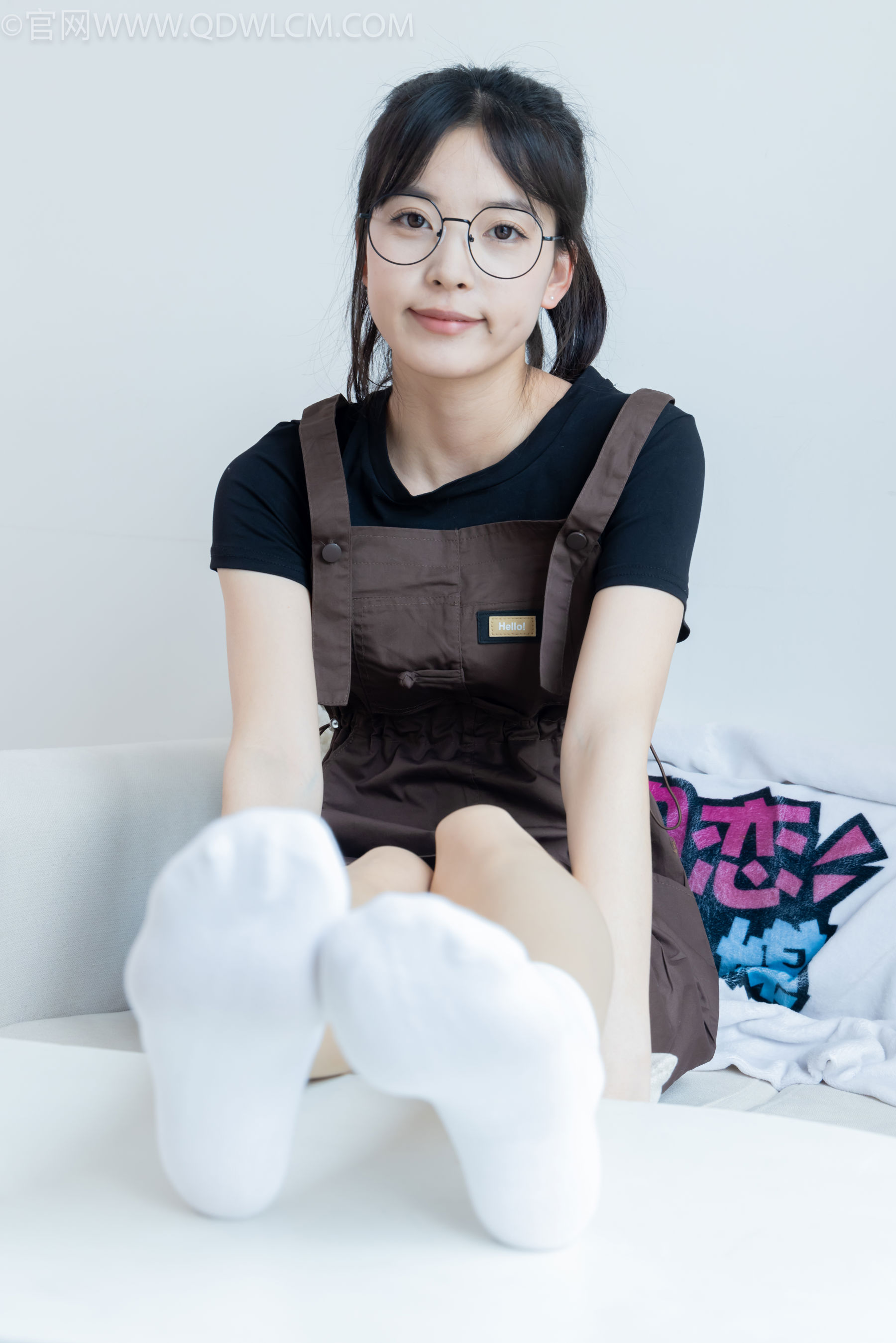 物恋传媒 No.2483 茯苓 - 帆布鞋、白棉袜、薄肉丝/(171P)