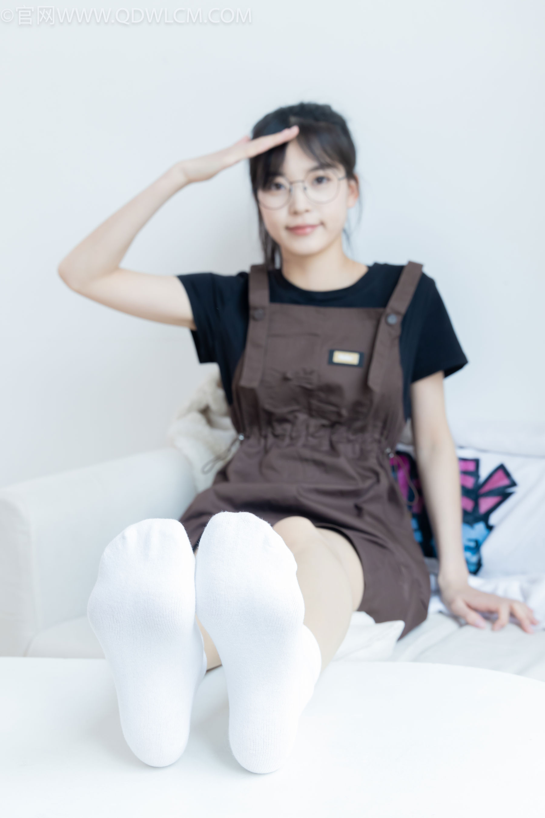 物恋传媒 No.2483 茯苓 - 帆布鞋、白棉袜、薄肉丝/(171P)