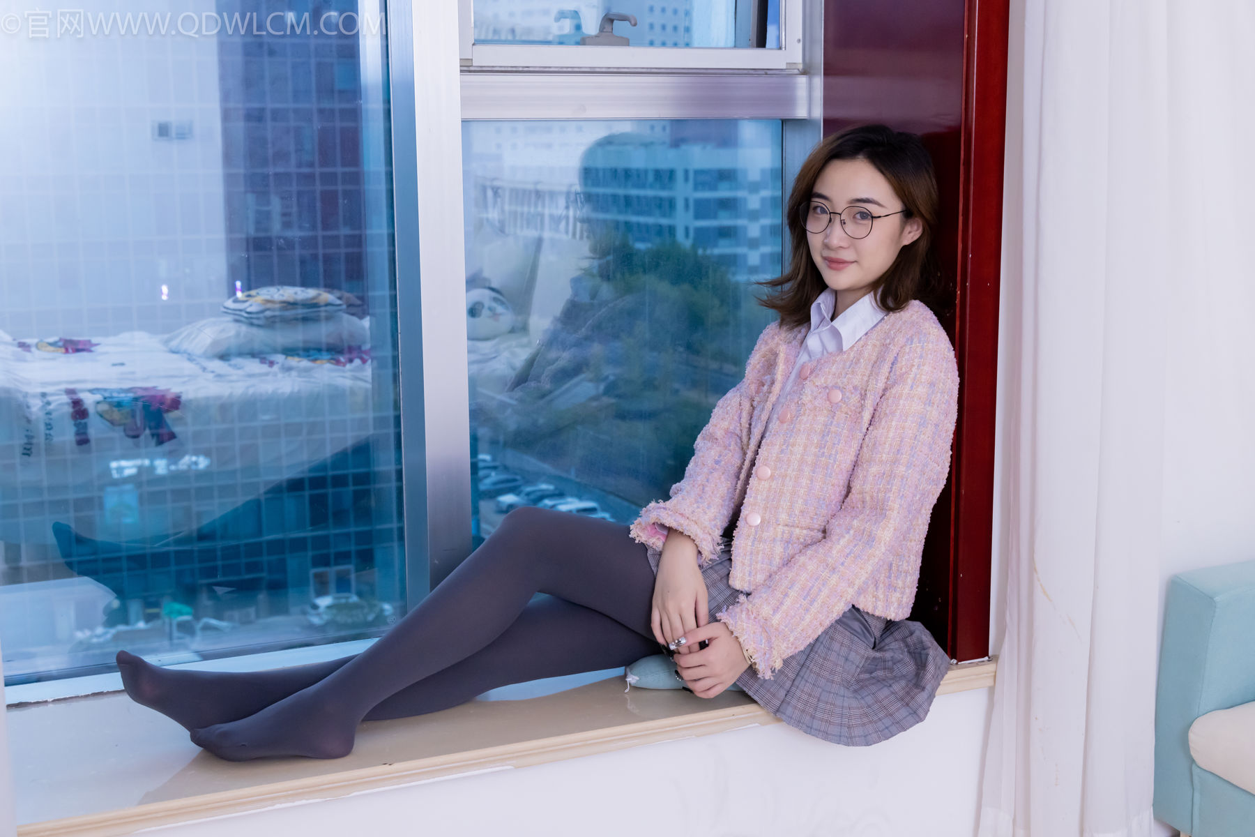 物恋传媒 No.2487 恬恬 - 高跟鞋、厚灰丝、老头乐挠脚剧情/(152P)