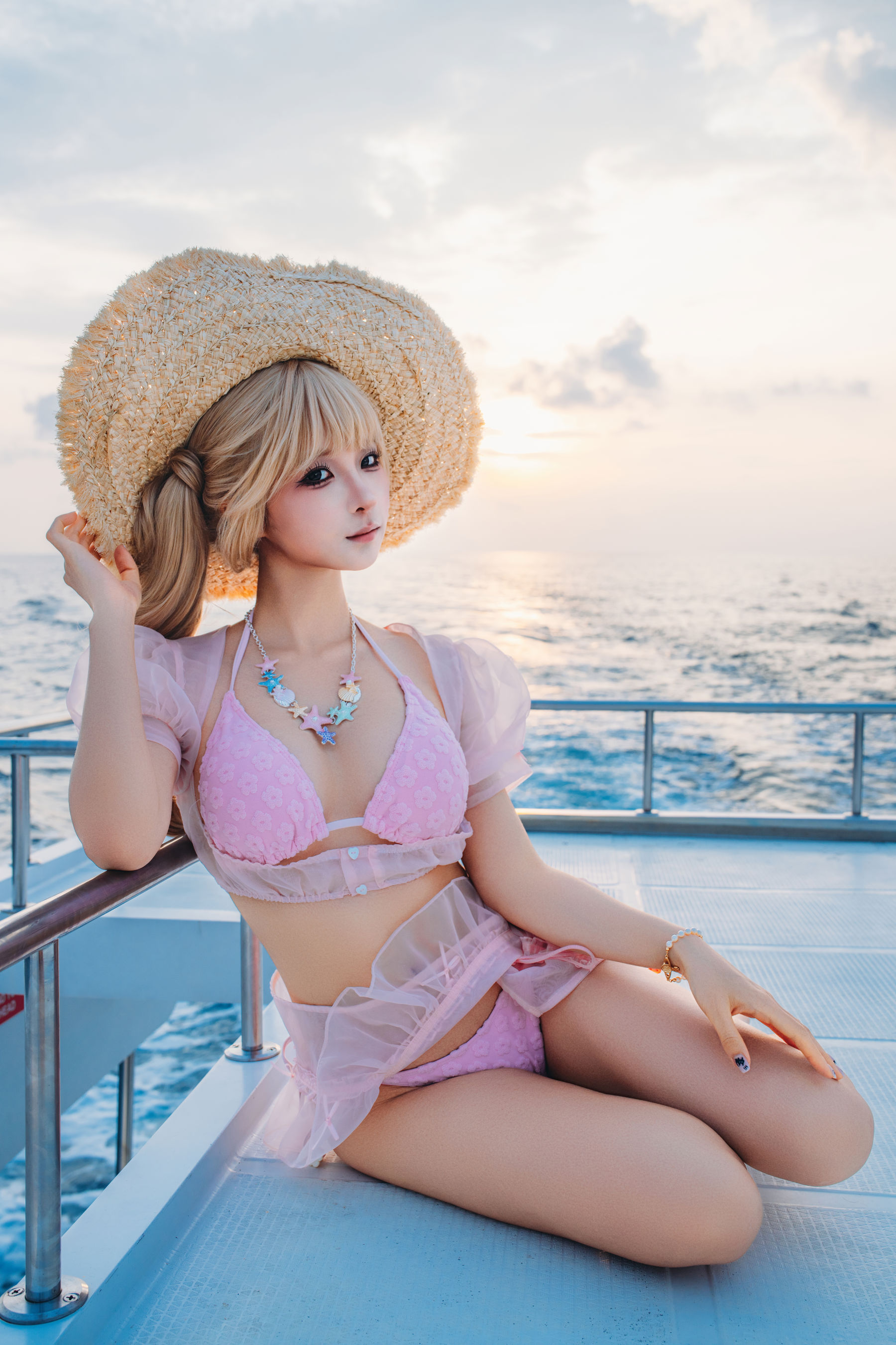 动漫博主 蠢沫沫 - 2025.12 自拍集/(200P)