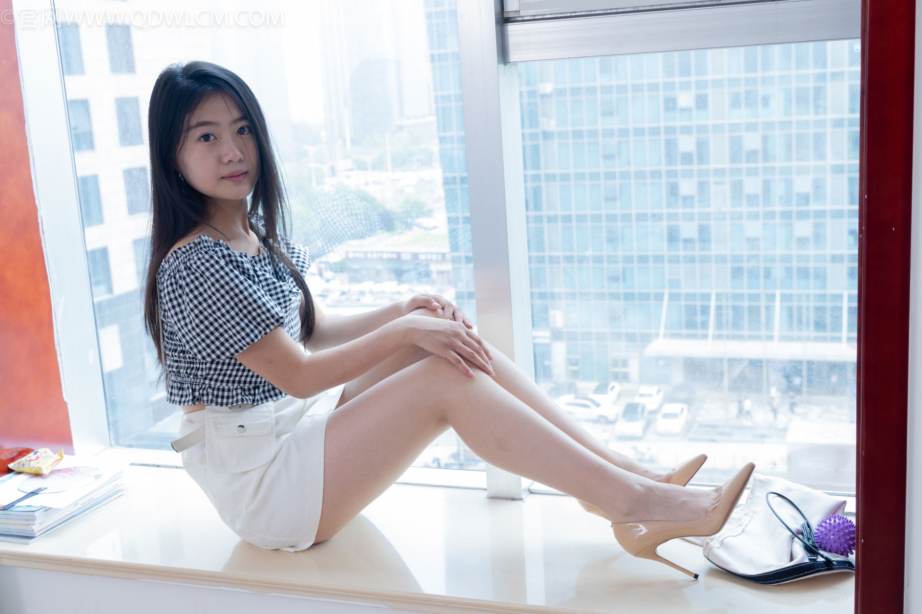 物恋传媒 No.2484 芋头 - 三双高跟凉鞋、薄肉丝、裸足/(151P)