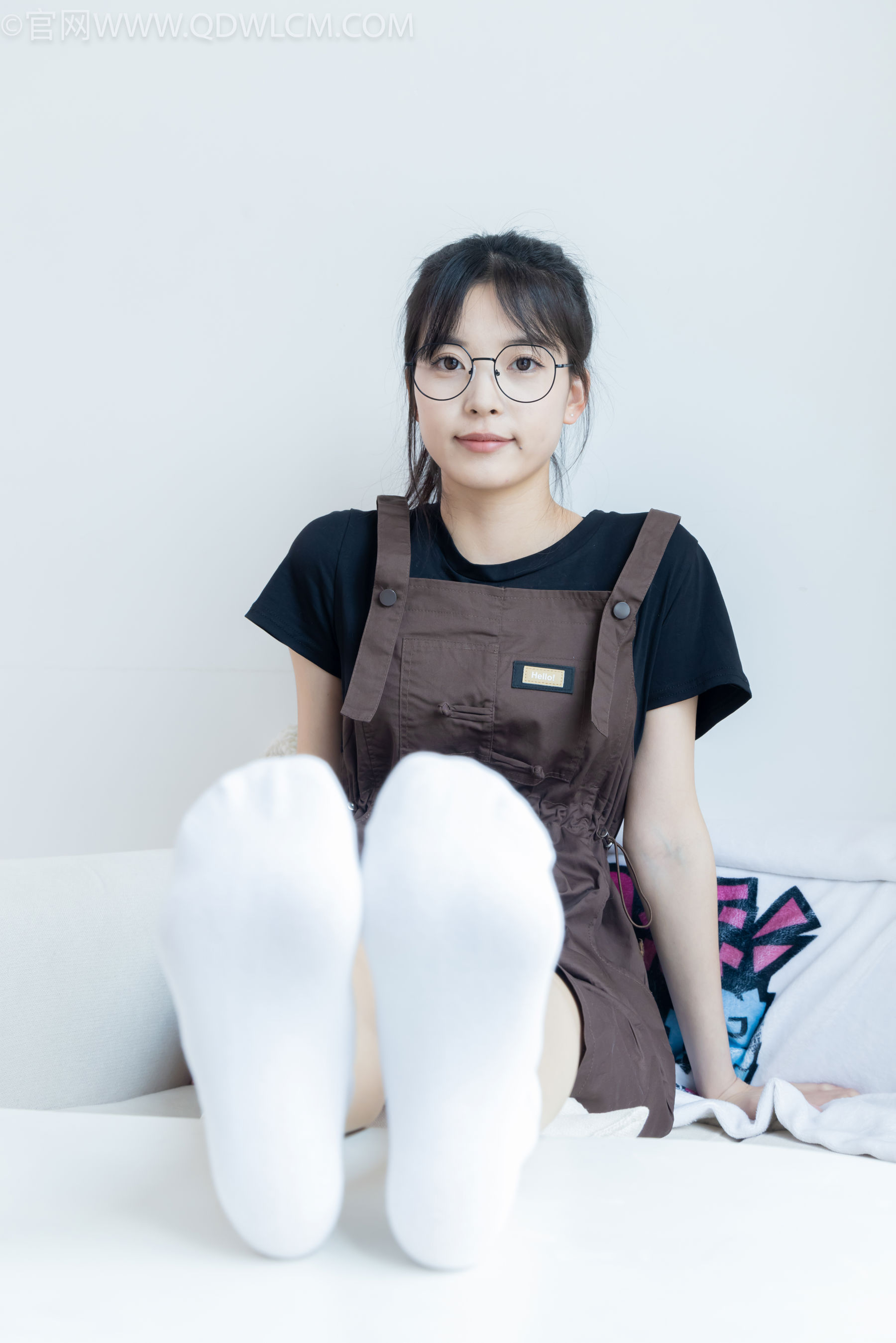 物恋传媒 No.2483 茯苓 - 帆布鞋、白棉袜、薄肉丝/(171P)