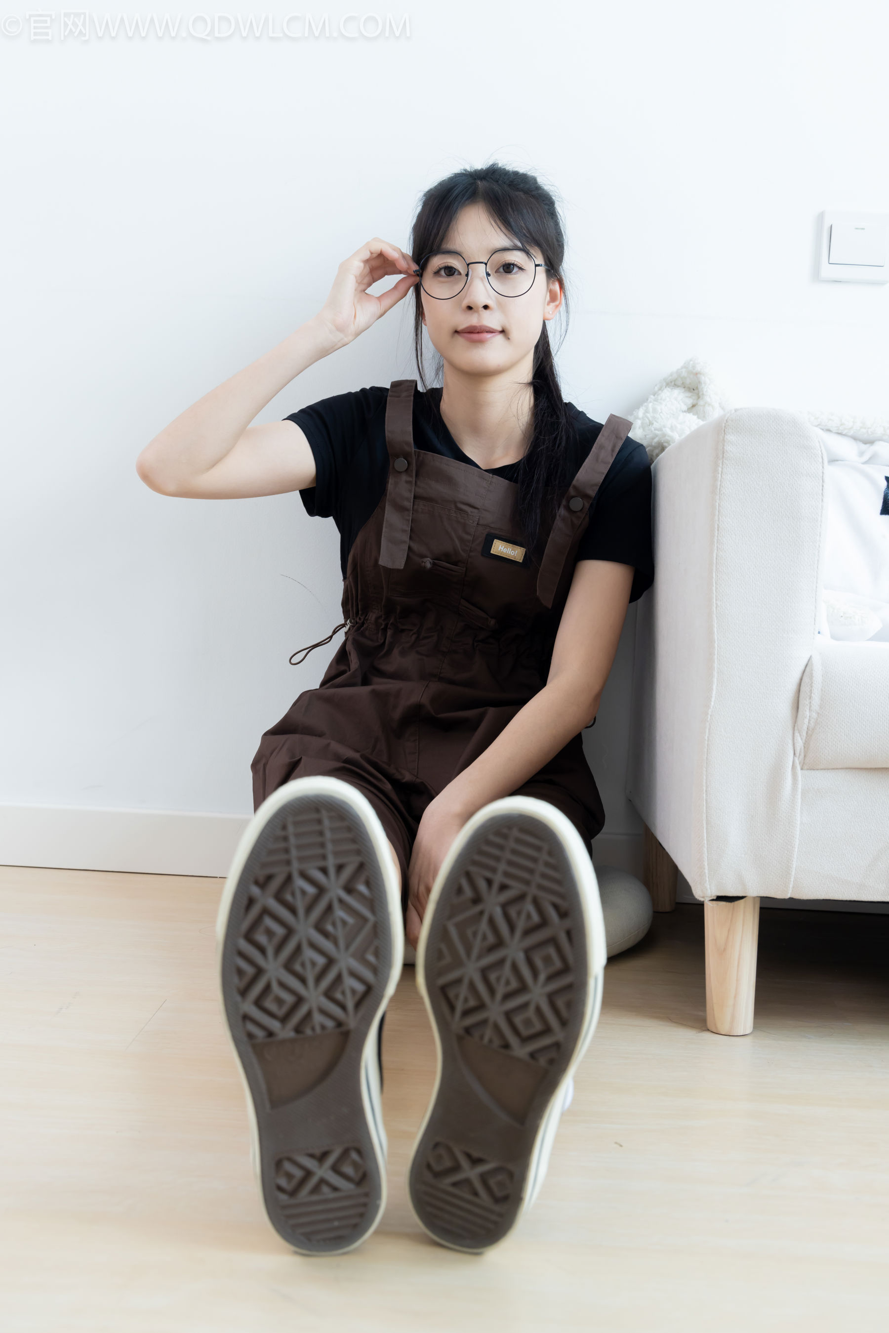 物恋传媒 No.2483 茯苓 - 帆布鞋、白棉袜、薄肉丝/(171P)