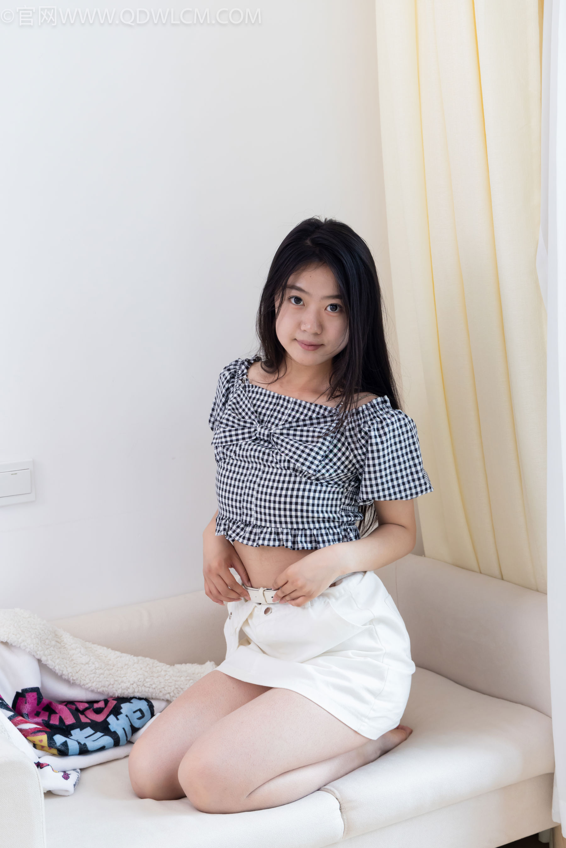 物恋传媒 No.2484 芋头 - 三双高跟凉鞋、薄肉丝、裸足/(151P)