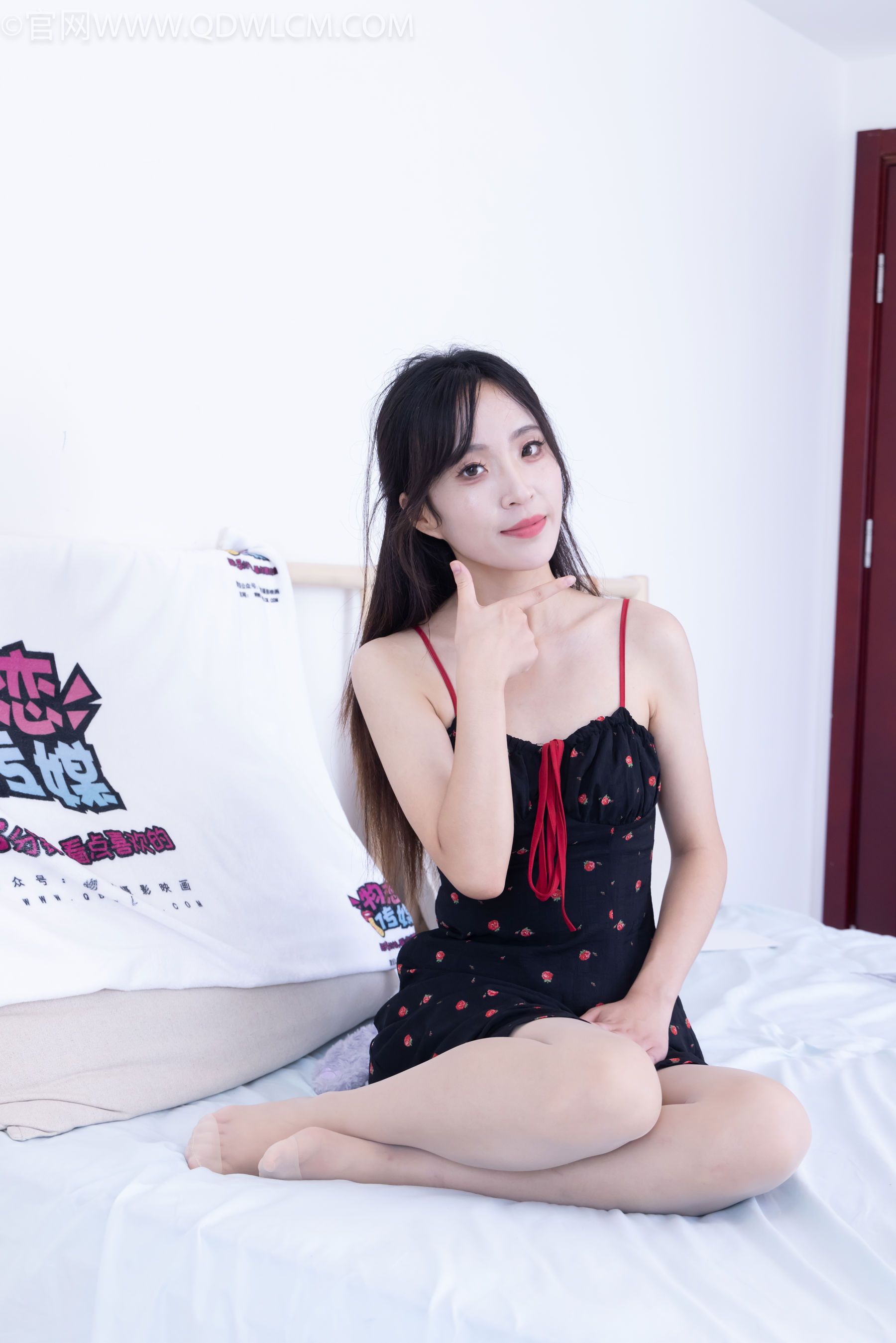 物恋传媒 No.2481 辣辣 - 高跟鞋、薄肉丝/(150P)