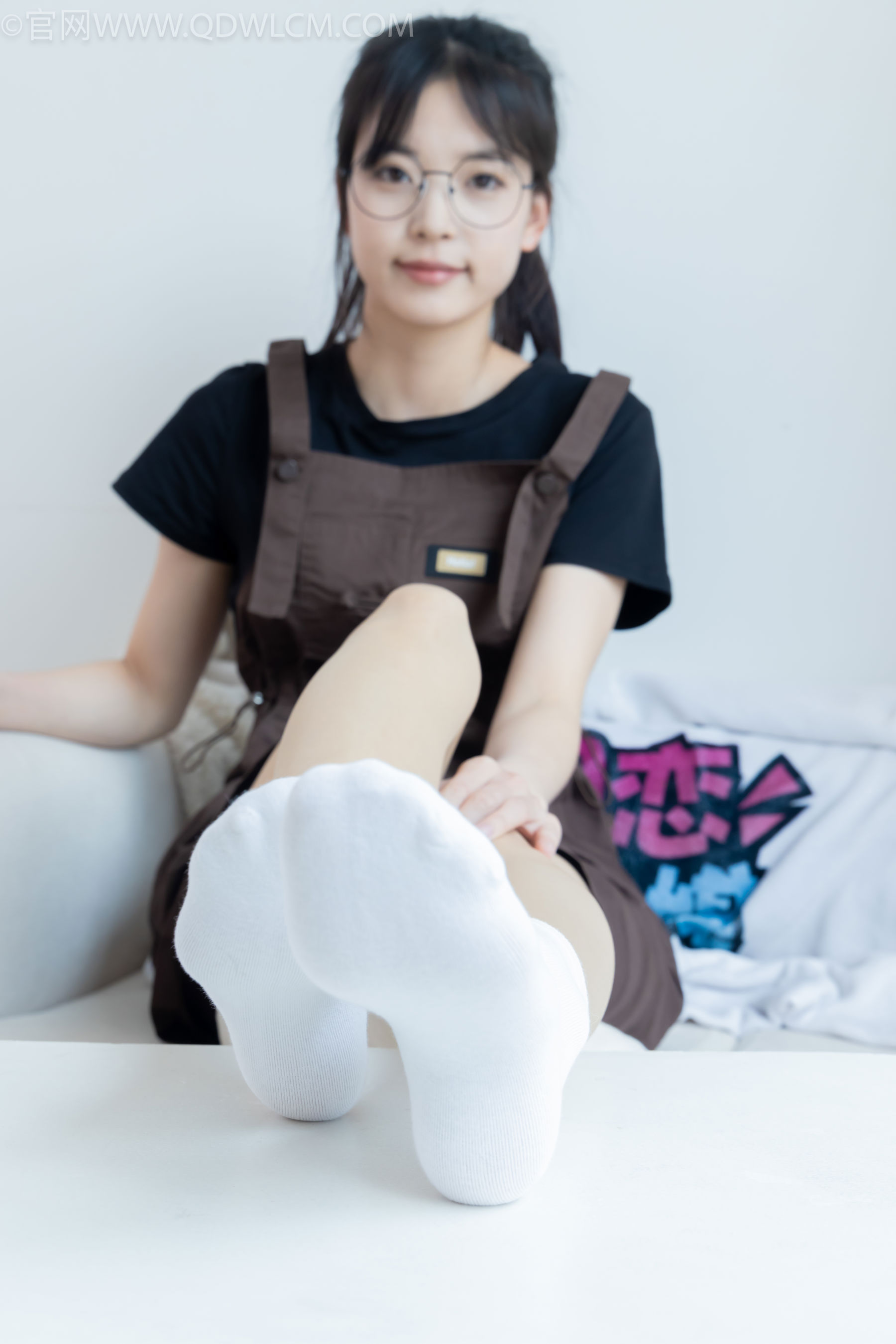 物恋传媒 No.2483 茯苓 - 帆布鞋、白棉袜、薄肉丝/(171P)