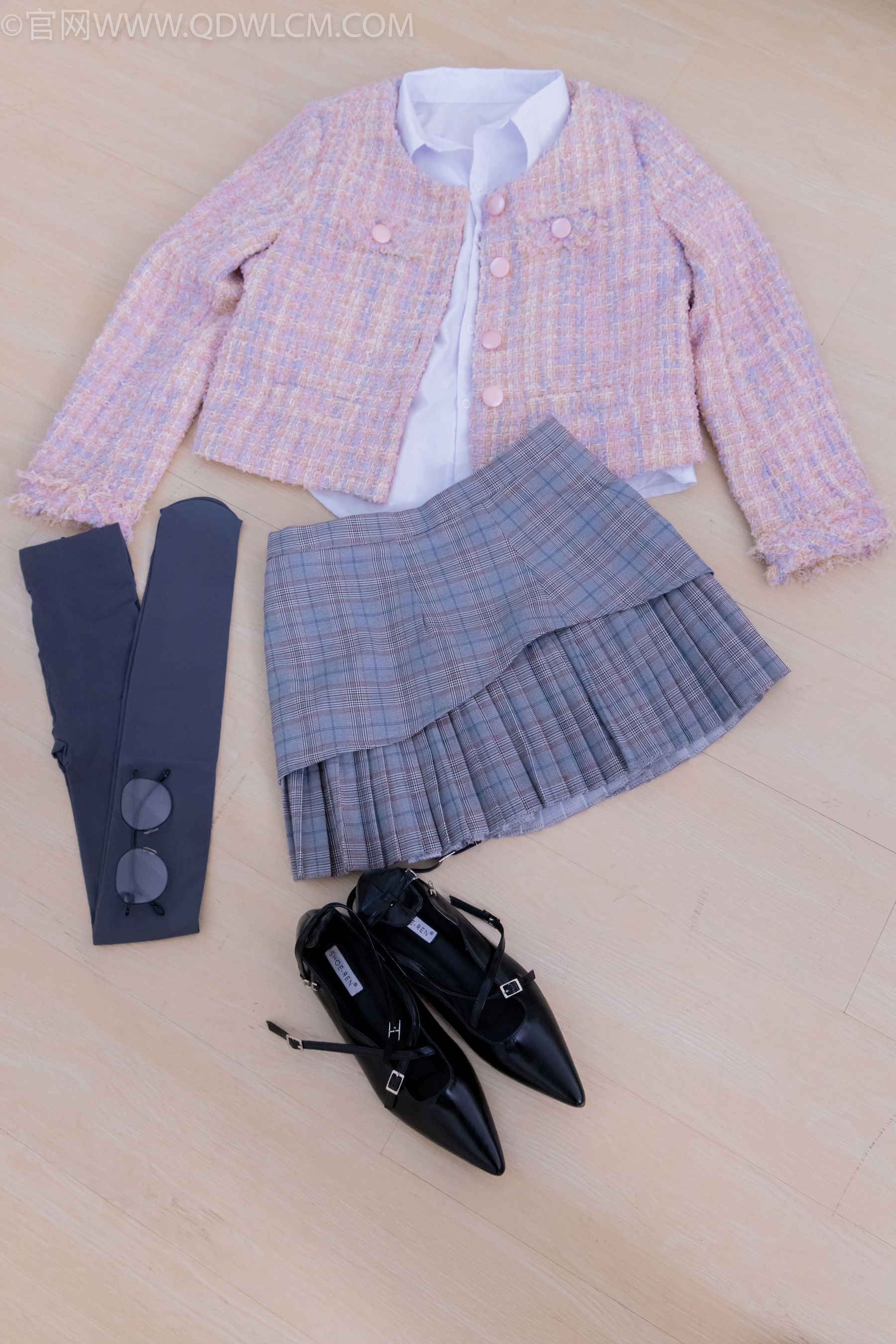 物恋传媒 No.2487 恬恬 - 高跟鞋、厚灰丝、老头乐挠脚剧情/(152P)