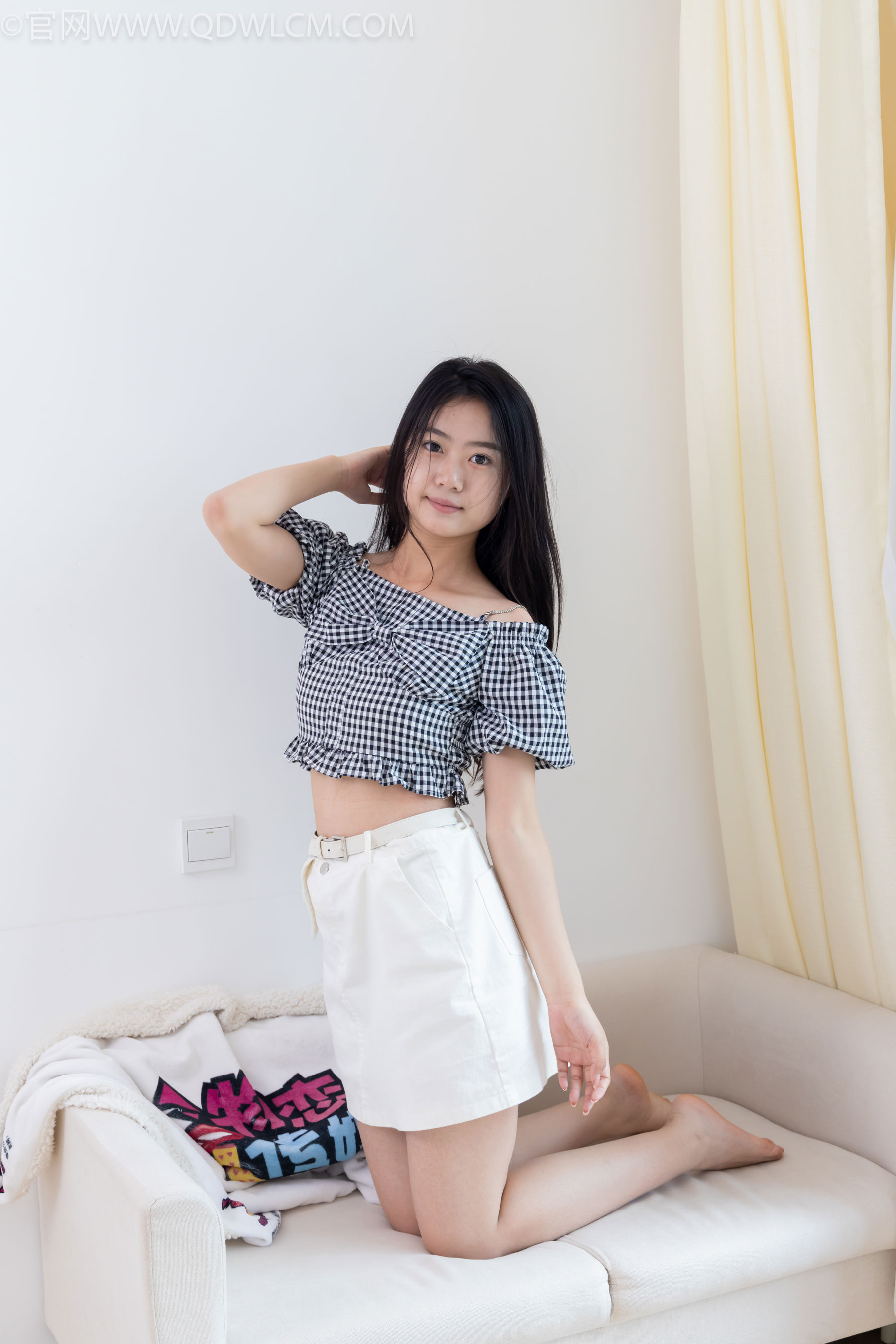 物恋传媒 No.2484 芋头 - 三双高跟凉鞋、薄肉丝、裸足/(151P)