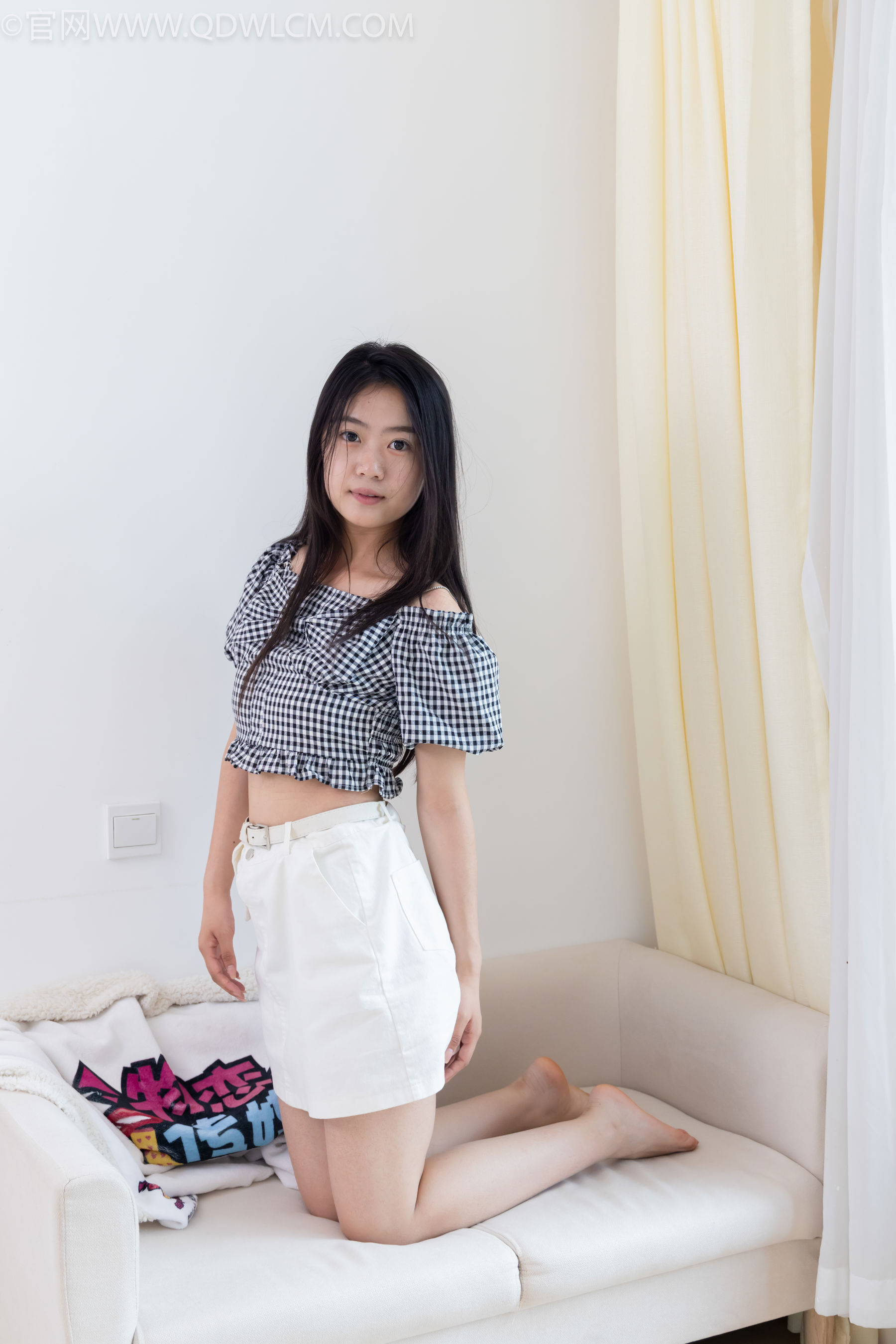 物恋传媒 No.2484 芋头 - 三双高跟凉鞋、薄肉丝、裸足/(151P)