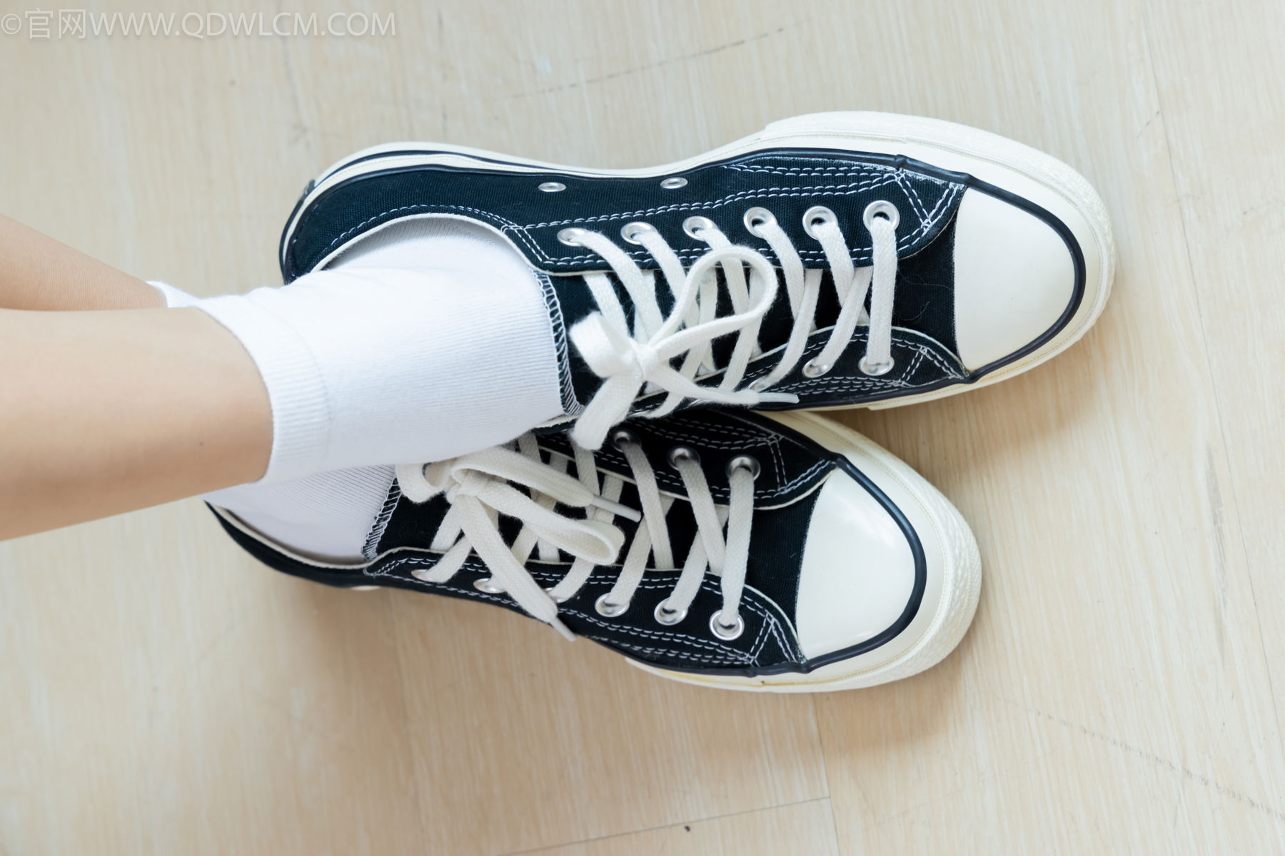 物恋传媒 No.2483 茯苓 - 帆布鞋、白棉袜、薄肉丝/(171P)