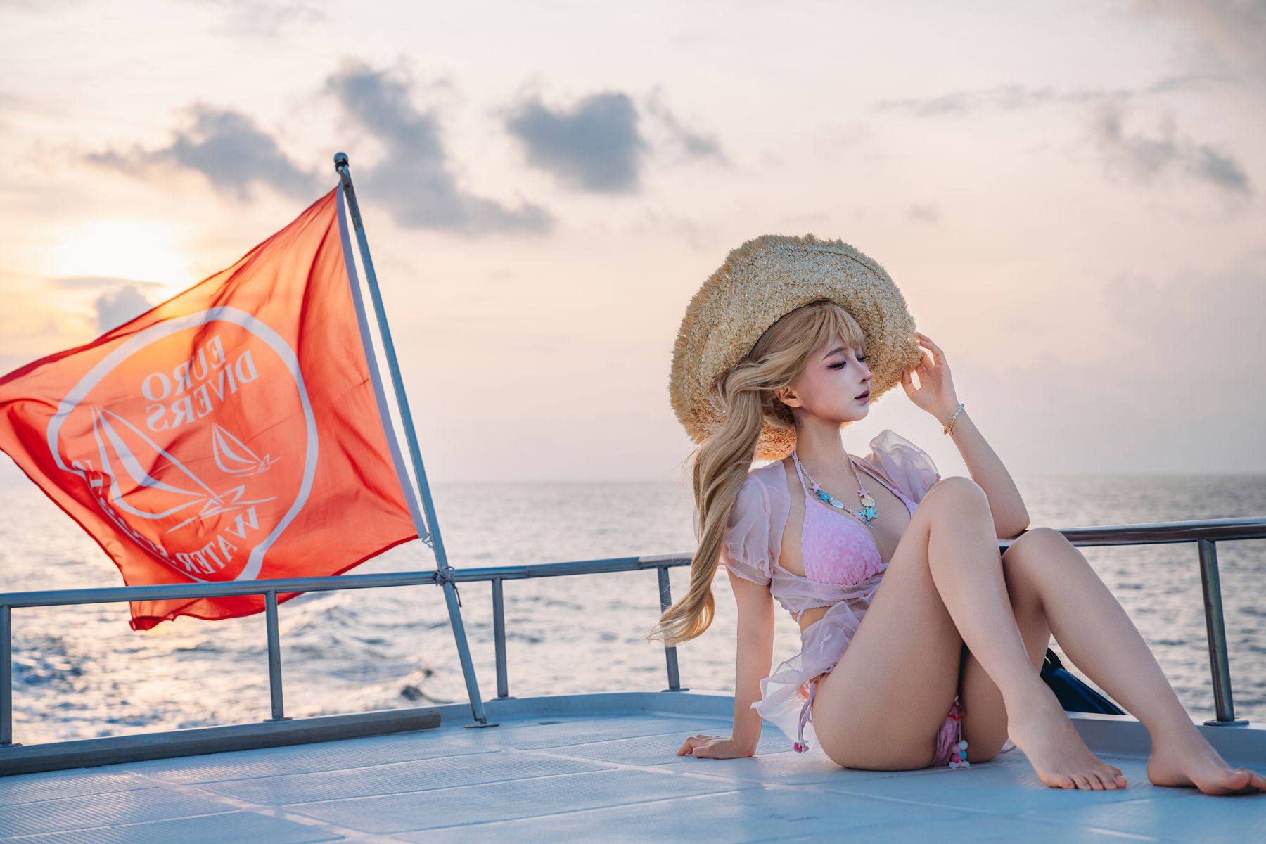 动漫博主 蠢沫沫 - 2025.12 自拍集/(200P)