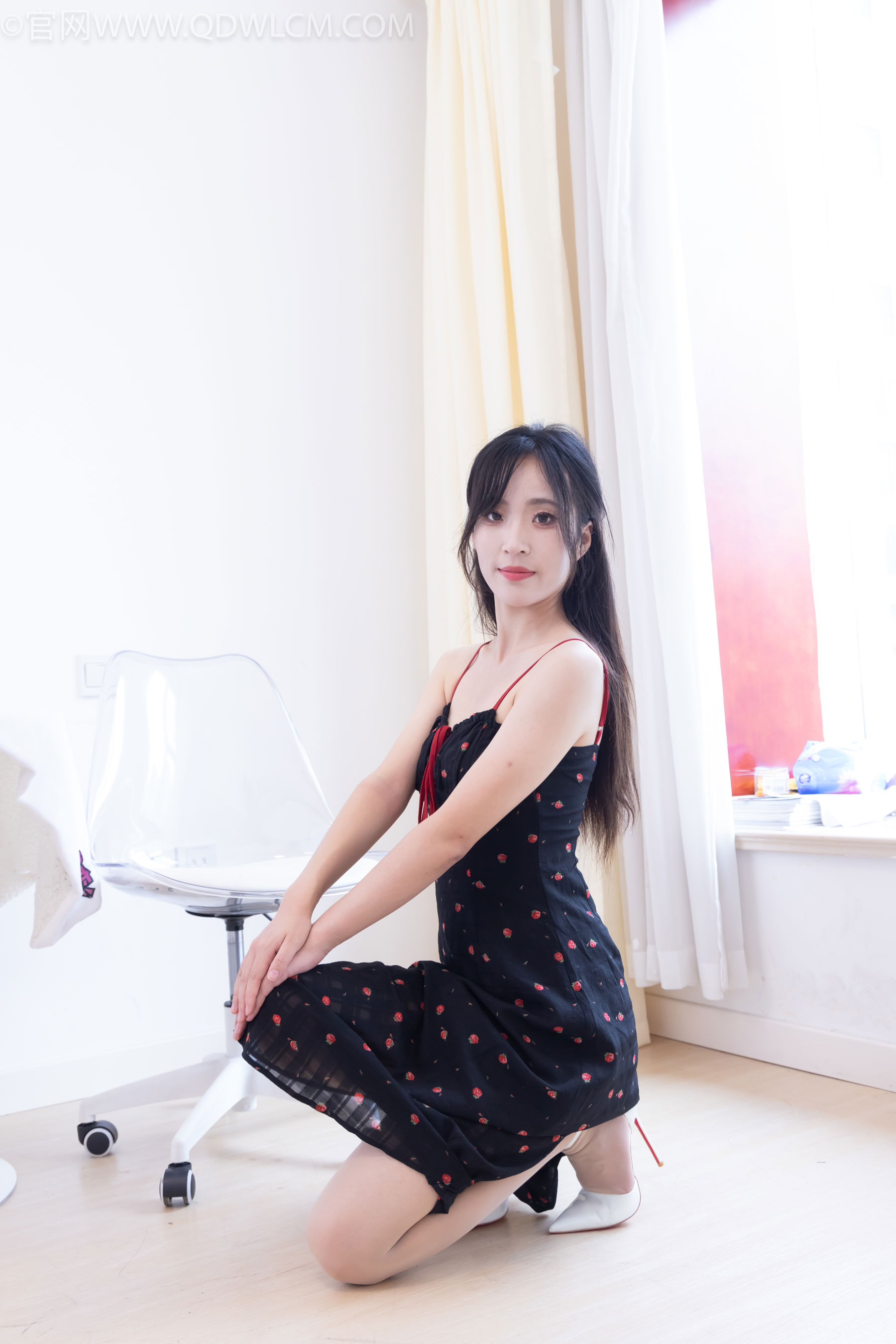 物恋传媒 No.2481 辣辣 - 高跟鞋、薄肉丝/(150P)