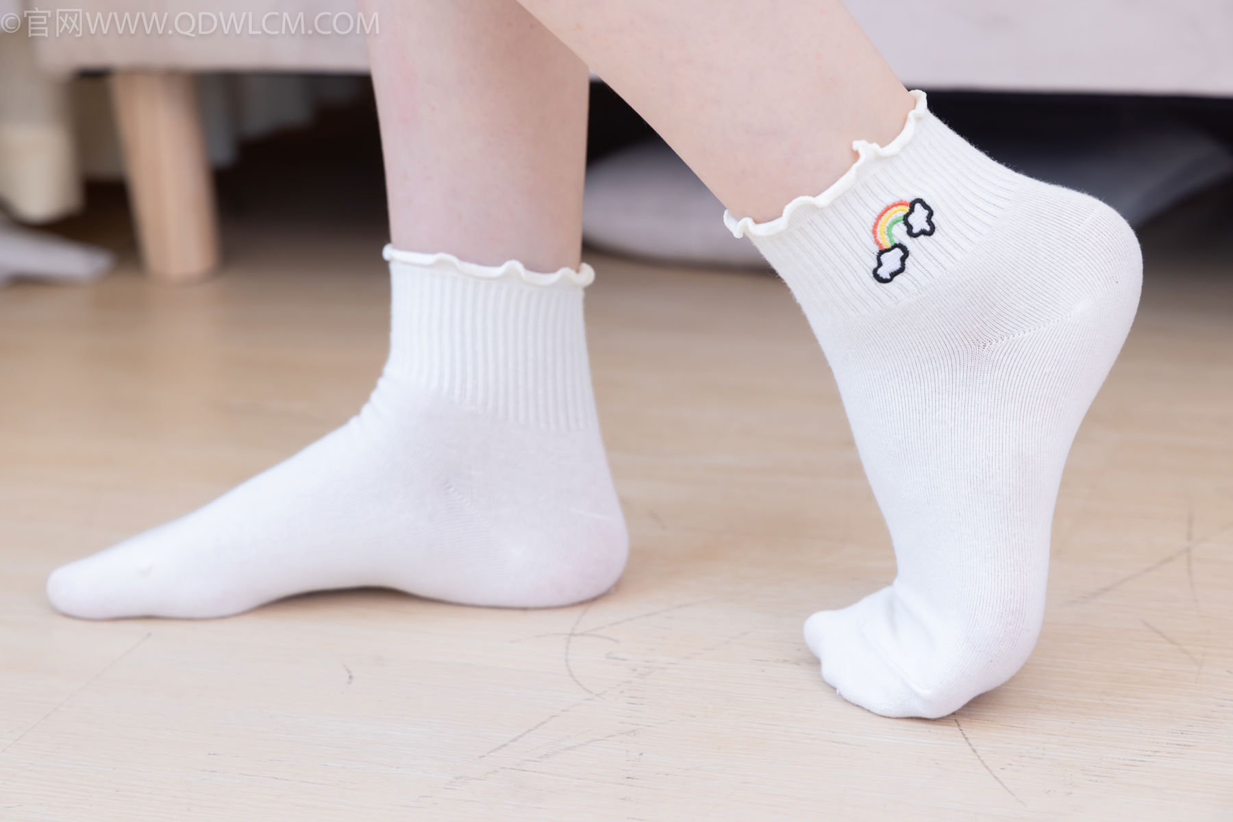 物恋传媒 No.2488 奶糖 - 高跟长靴、白棉袜、裸足/(180P)