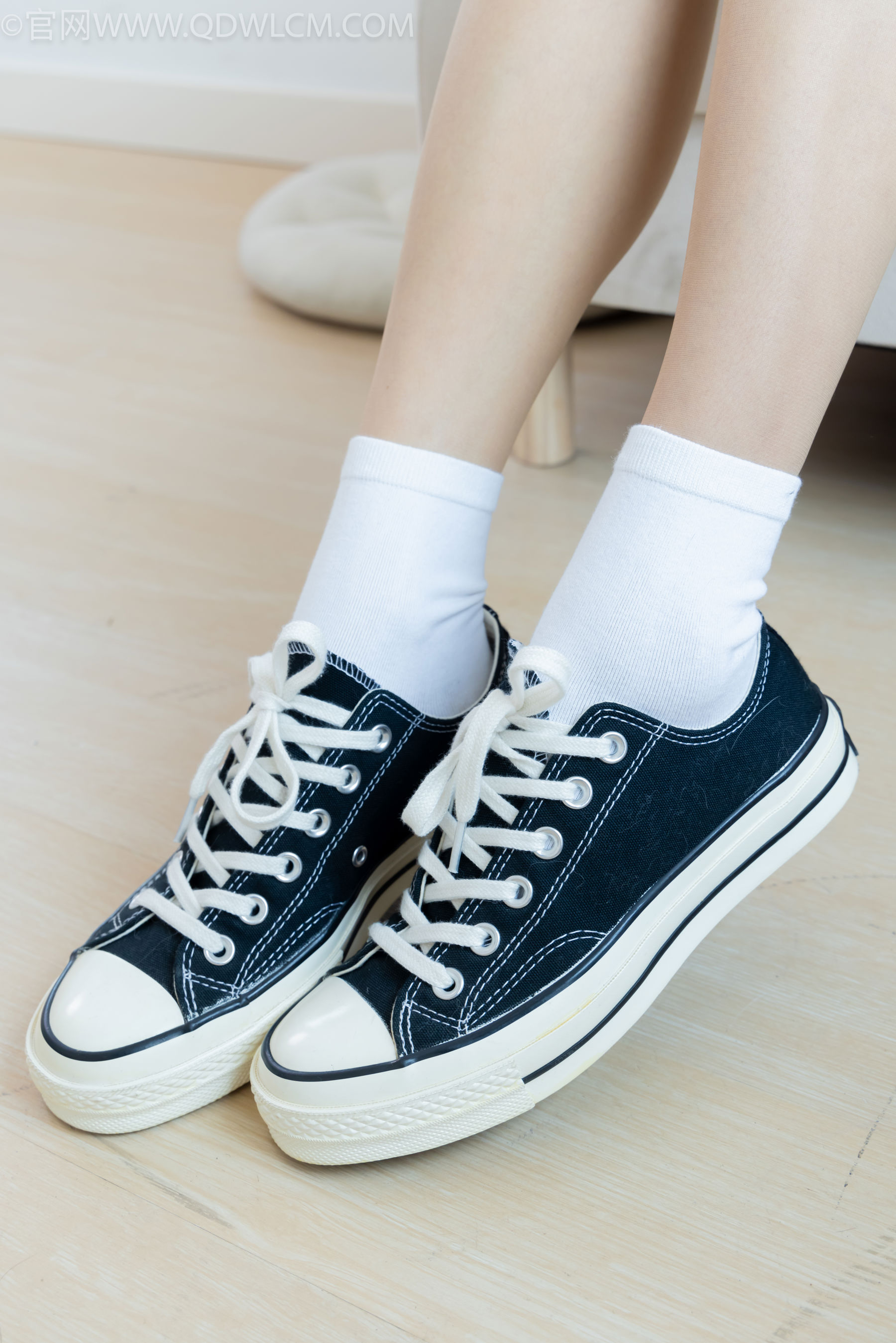 物恋传媒 No.2483 茯苓 - 帆布鞋、白棉袜、薄肉丝/(171P)
