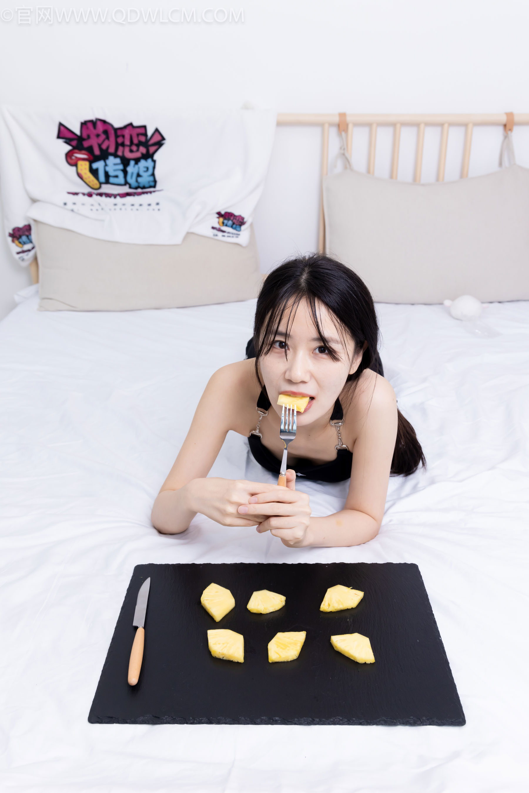 物恋传媒 No.2486 菜菜 - 高跟鞋、厚黑丝、裸足/(284P)