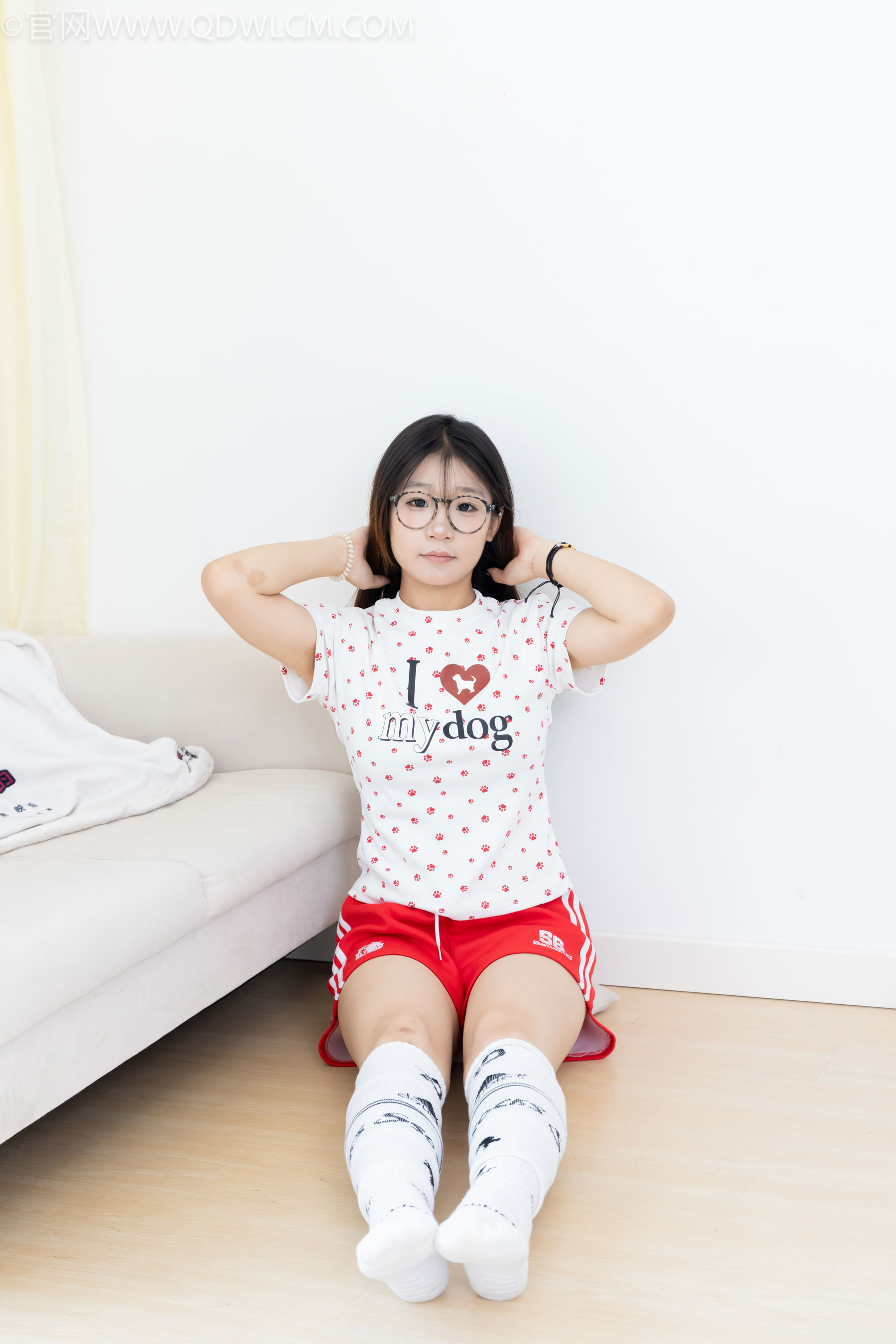 物恋传媒 No.2482 小可 - 运动鞋、白棉袜、裸足/(165P)