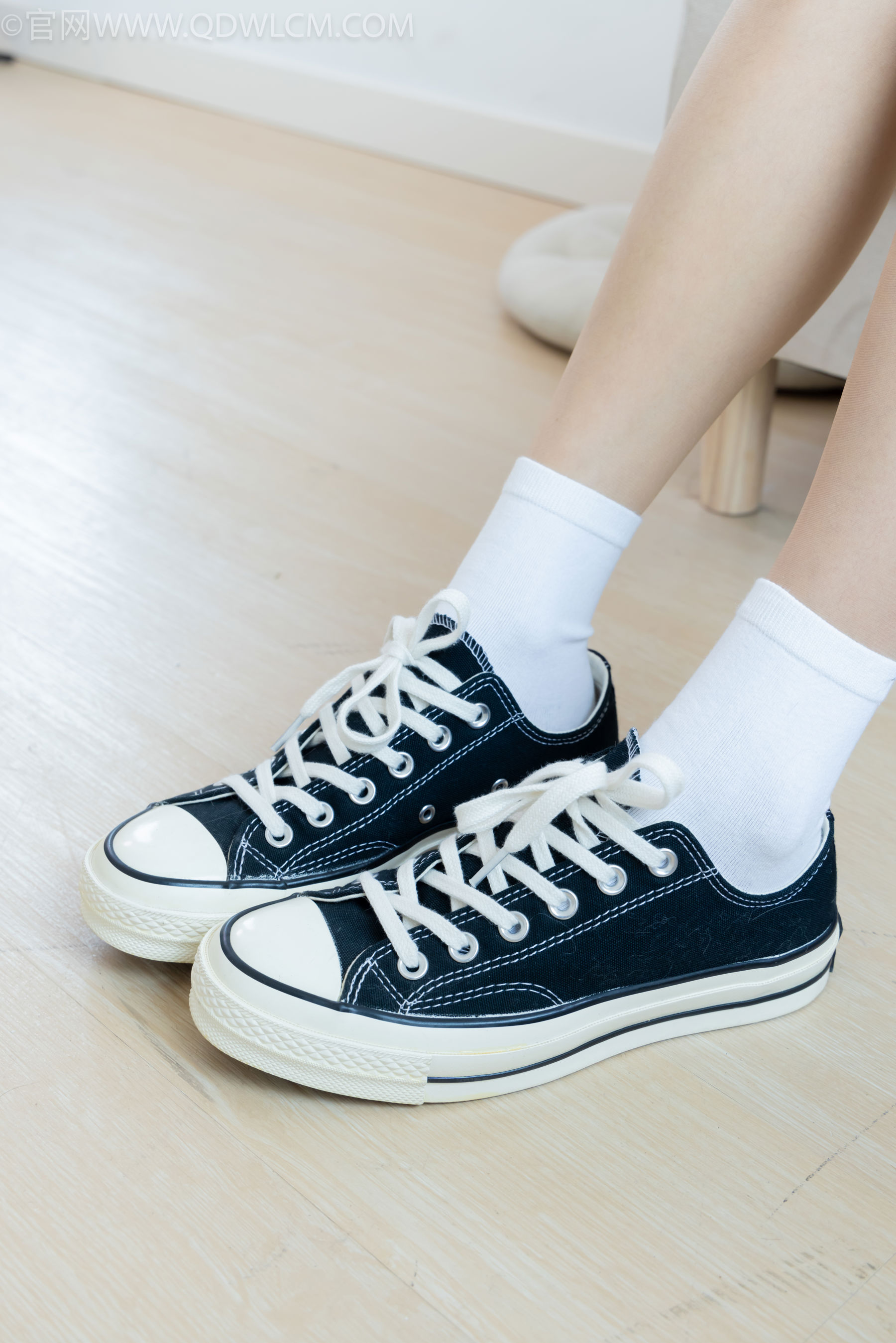 物恋传媒 No.2483 茯苓 - 帆布鞋、白棉袜、薄肉丝/(171P)