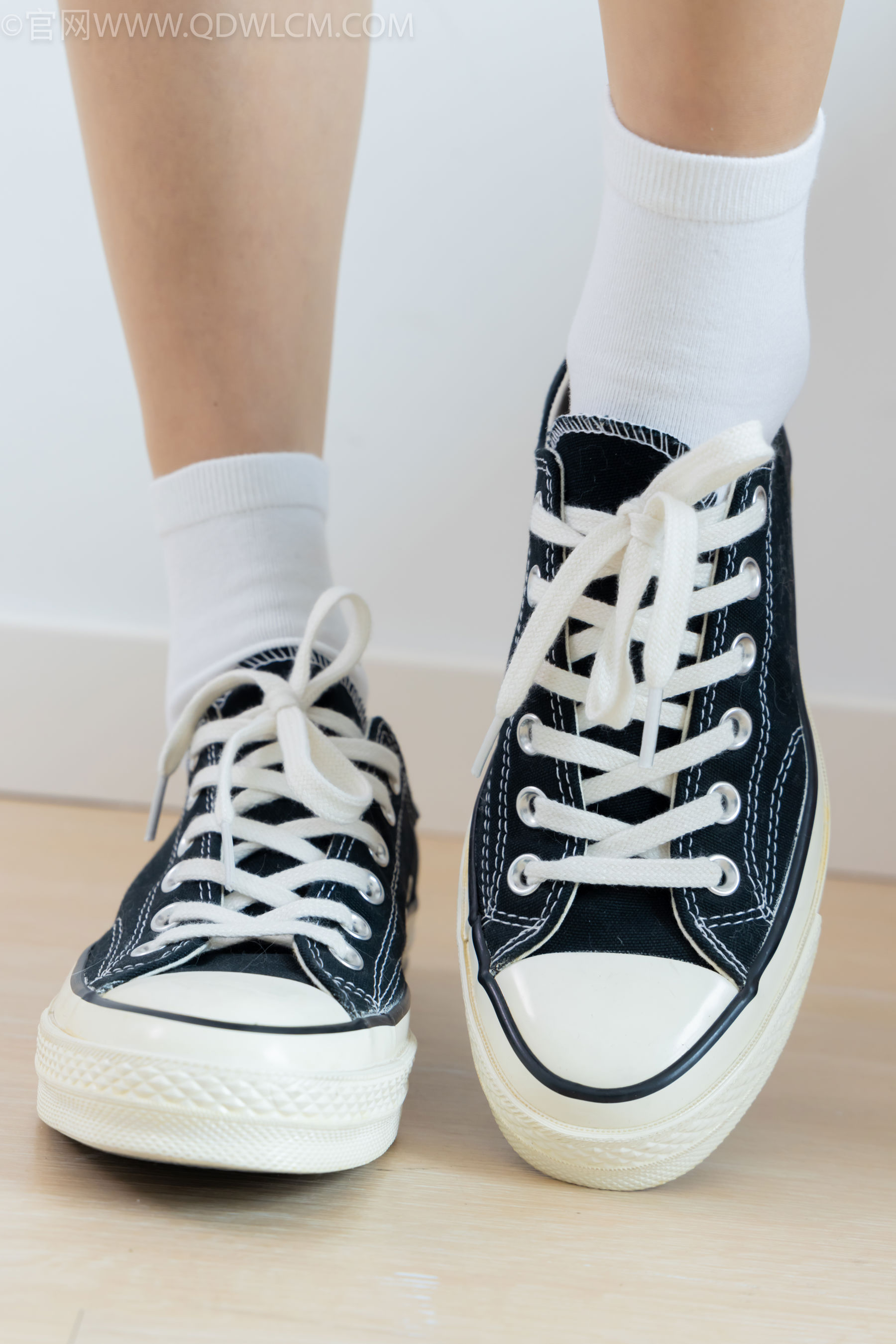 物恋传媒 No.2483 茯苓 - 帆布鞋、白棉袜、薄肉丝/(171P)