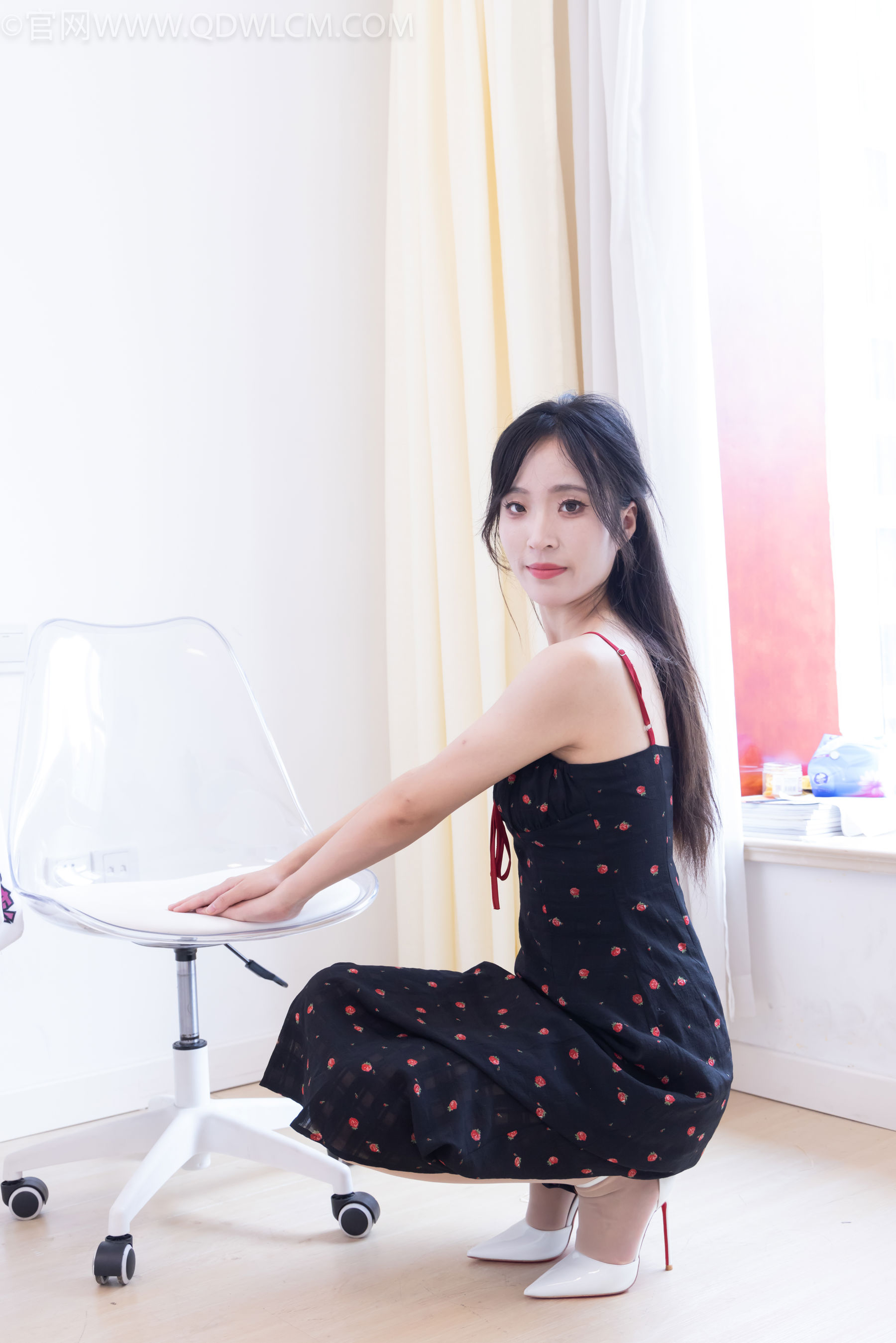 物恋传媒 No.2481 辣辣 - 高跟鞋、薄肉丝/(150P)