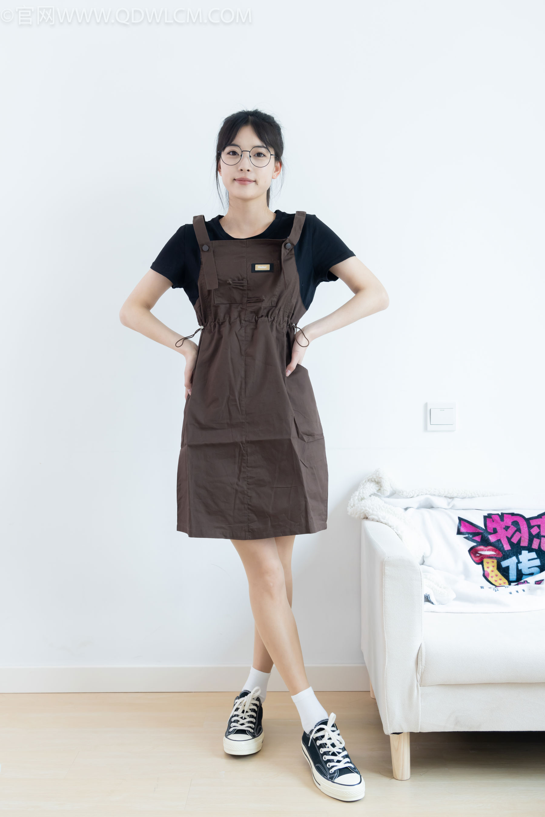 物恋传媒 No.2483 茯苓 - 帆布鞋、白棉袜、薄肉丝/(171P)