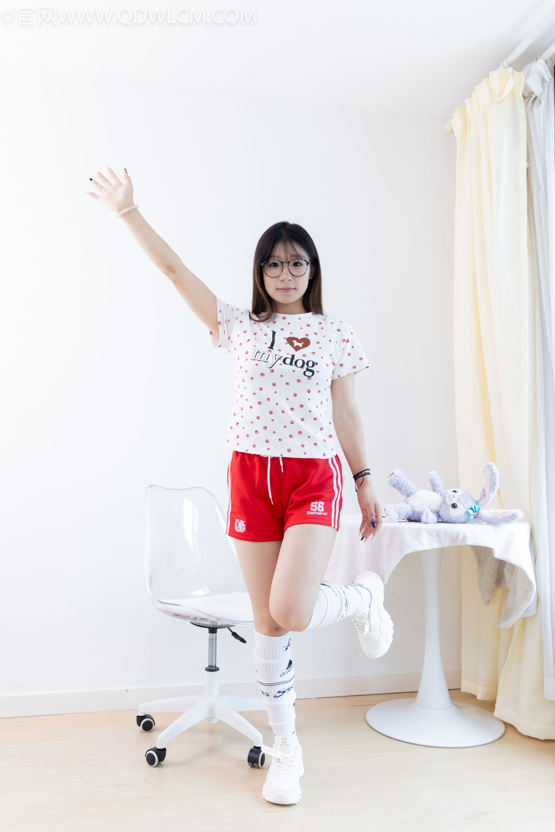 物恋传媒 No.2482 小可 - 运动鞋、白棉袜、裸足/(165P)