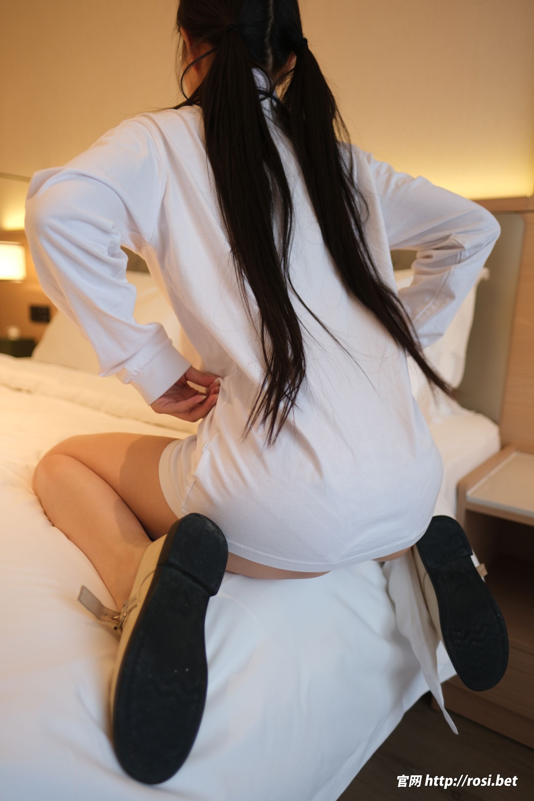 [ROSI写真] 2025.12.02 NO.5111/(154P)