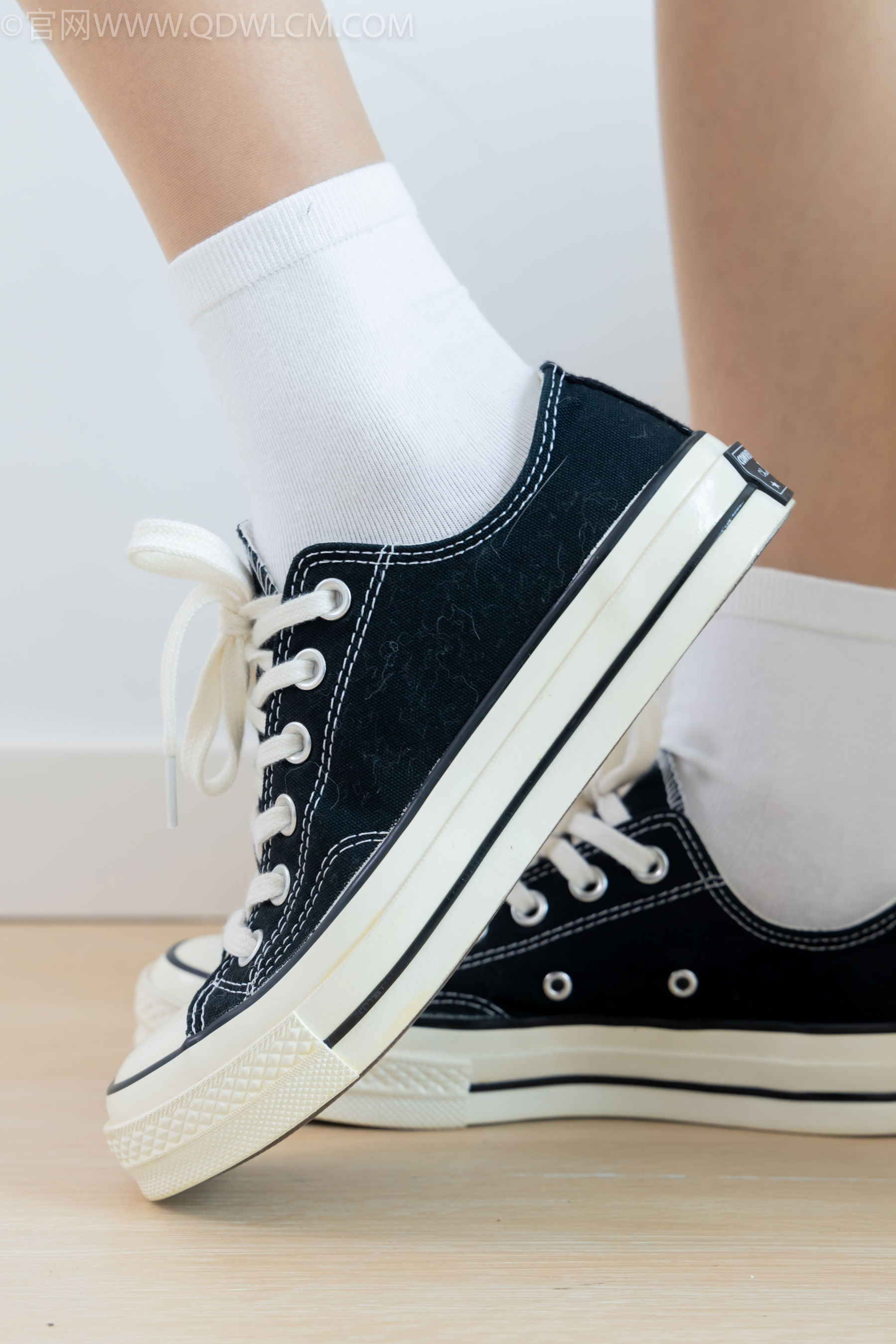 物恋传媒 No.2483 茯苓 - 帆布鞋、白棉袜、薄肉丝/(171P)