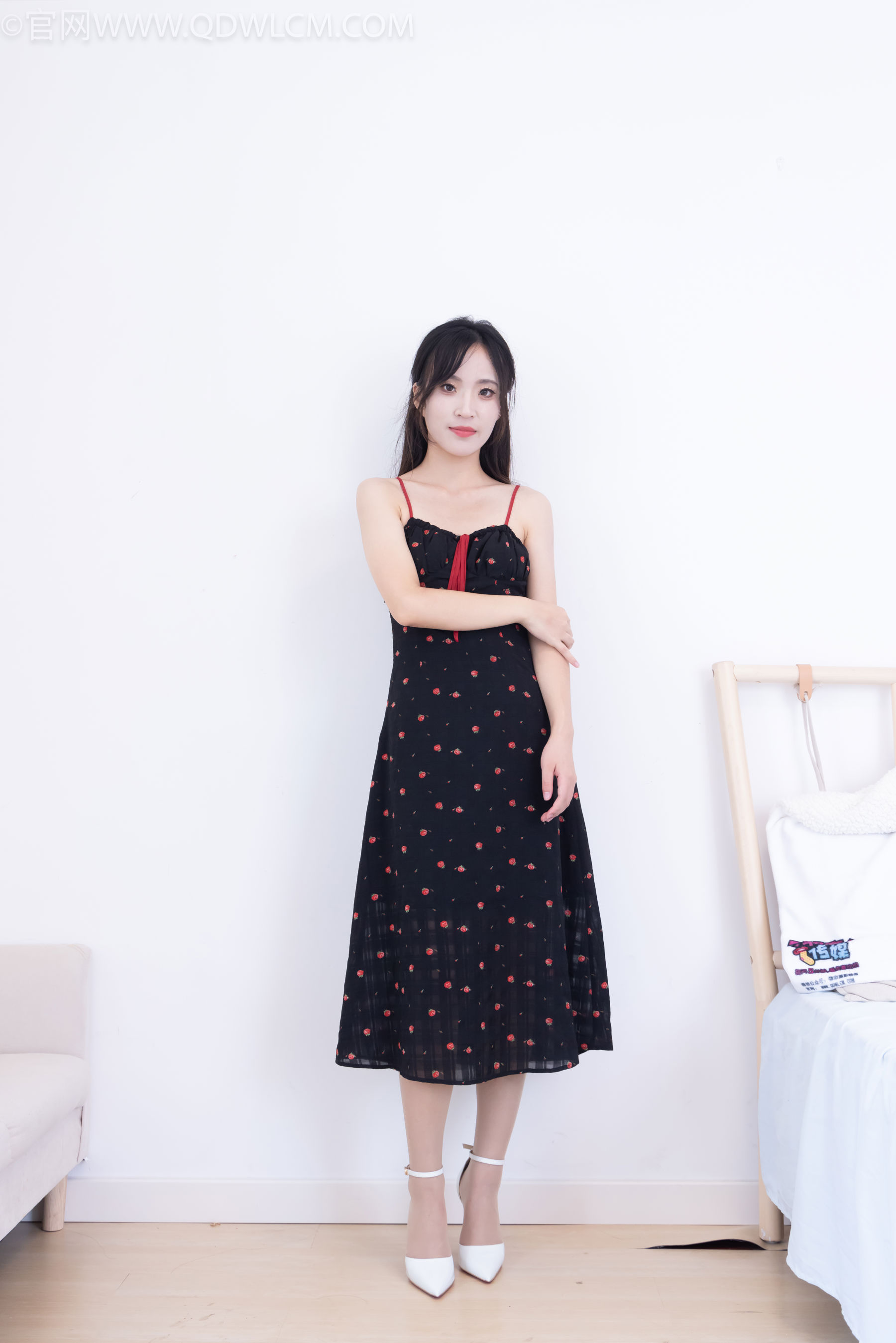 物恋传媒 No.2481 辣辣 - 高跟鞋、薄肉丝/(150P)