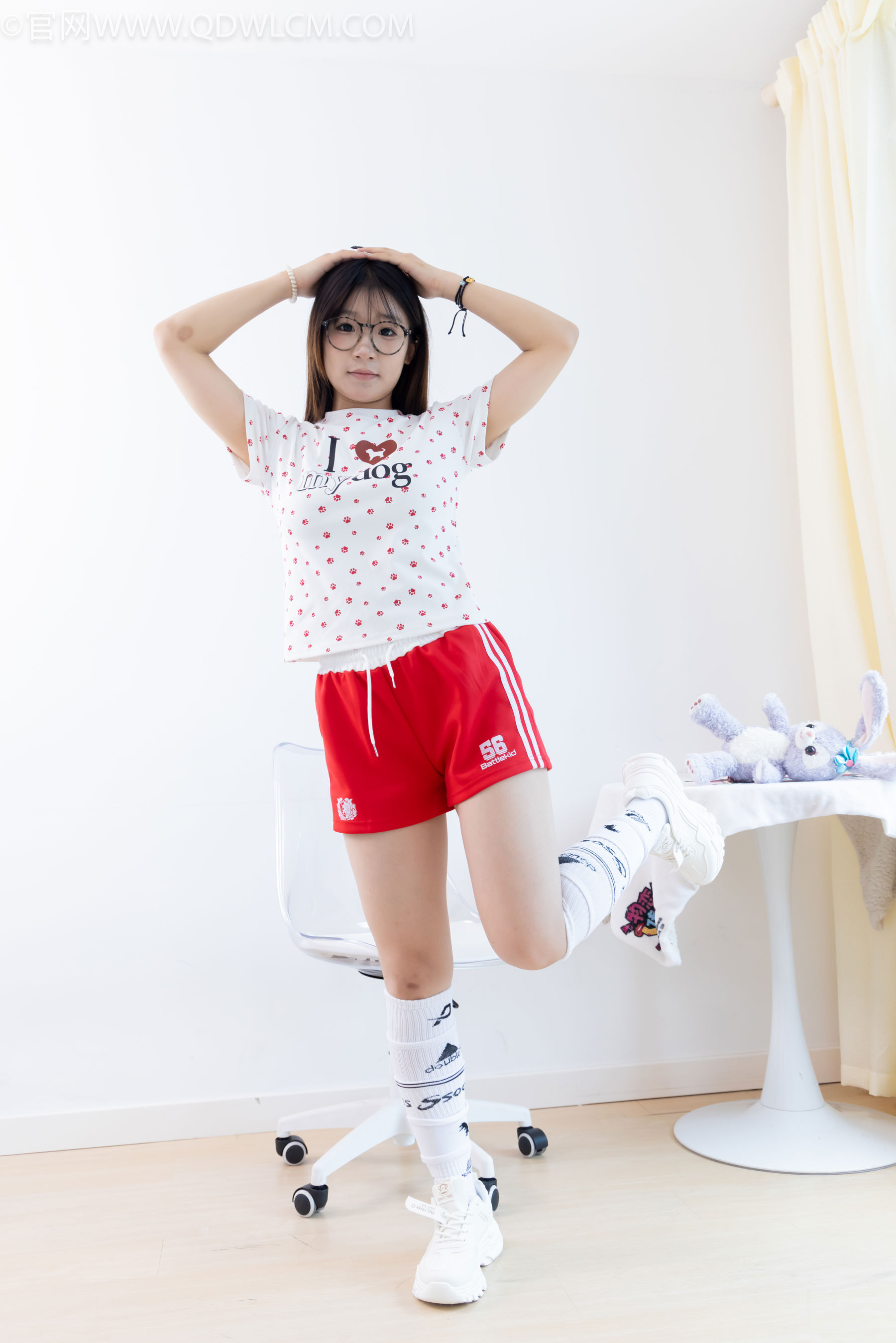 物恋传媒 No.2482 小可 - 运动鞋、白棉袜、裸足/(165P)