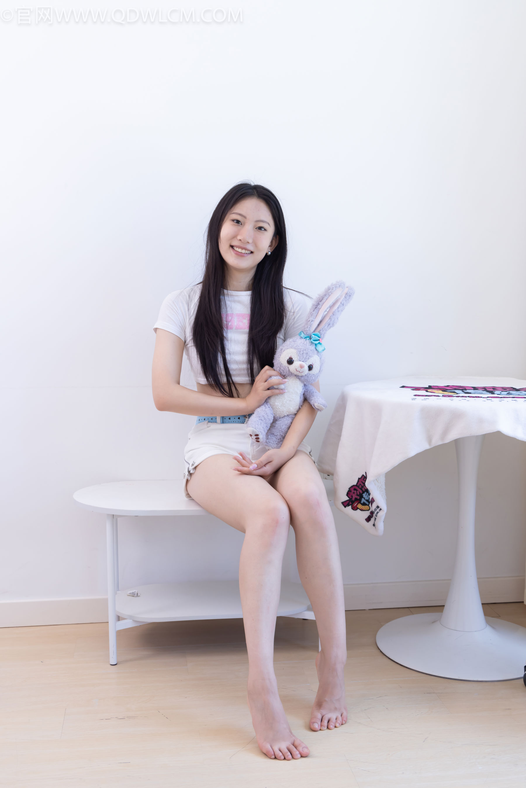 物恋传媒 No.2488 奶糖 - 高跟长靴、白棉袜、裸足/(180P)