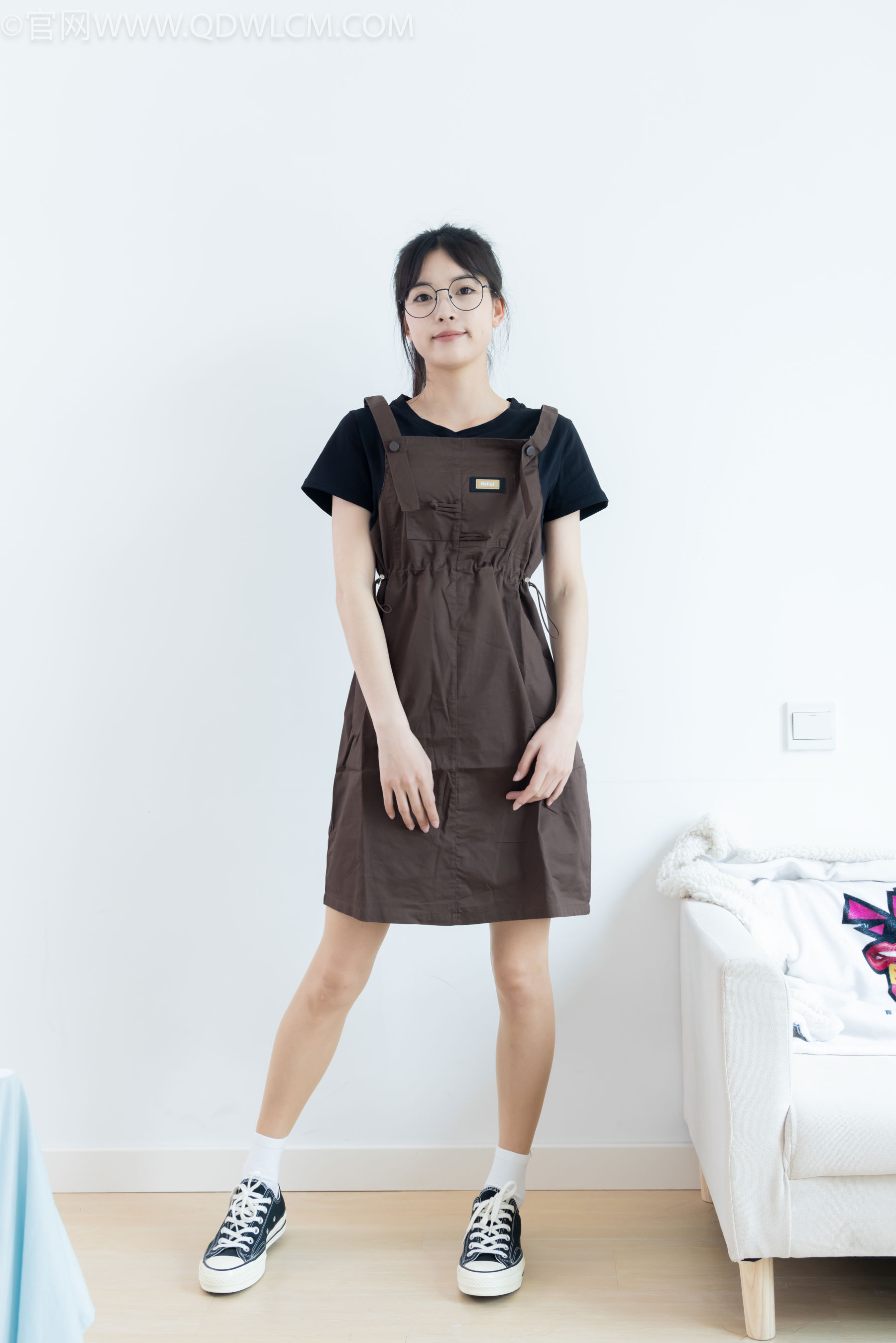 物恋传媒 No.2483 茯苓 - 帆布鞋、白棉袜、薄肉丝/(171P)