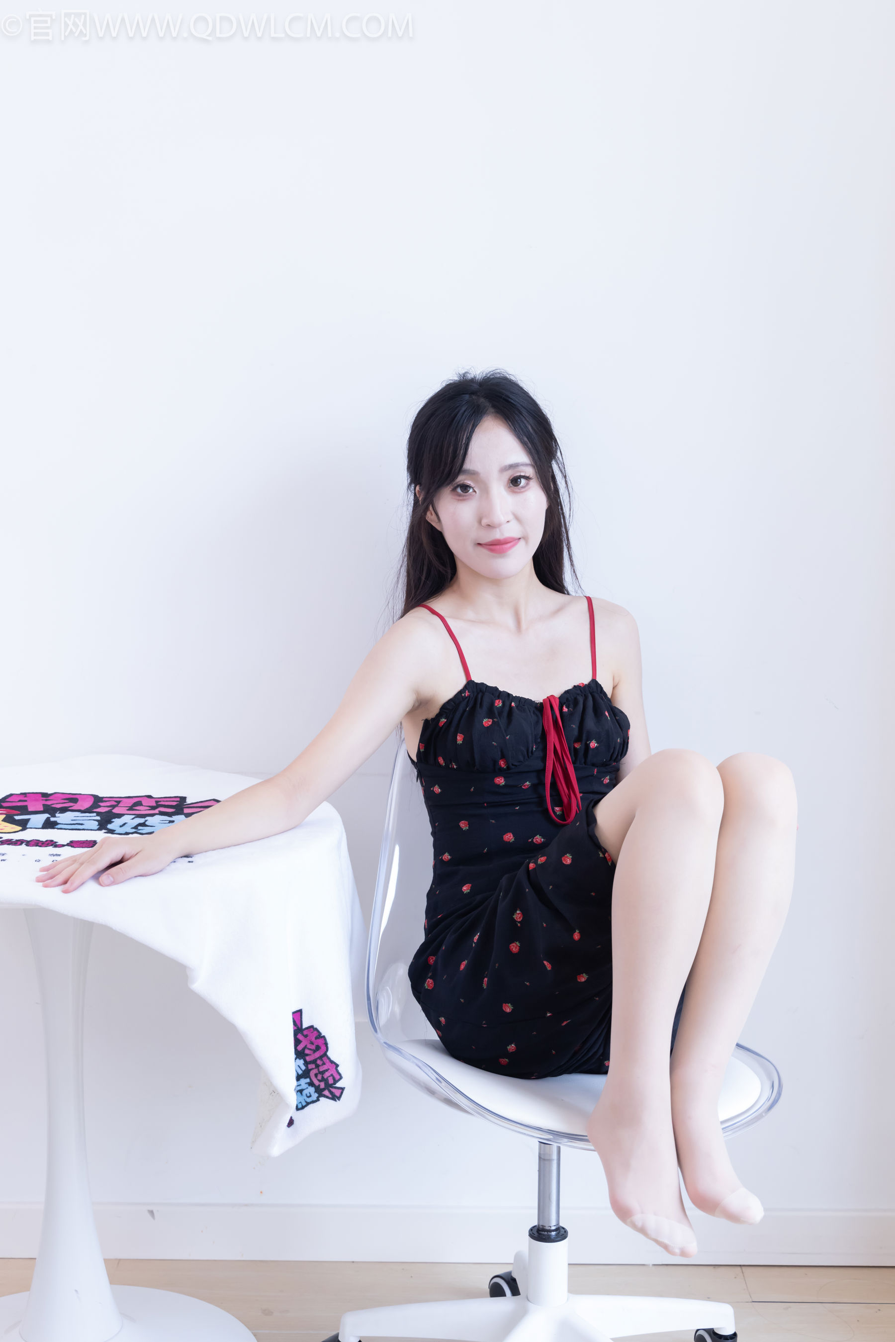 物恋传媒 No.2481 辣辣 - 高跟鞋、薄肉丝/(150P)