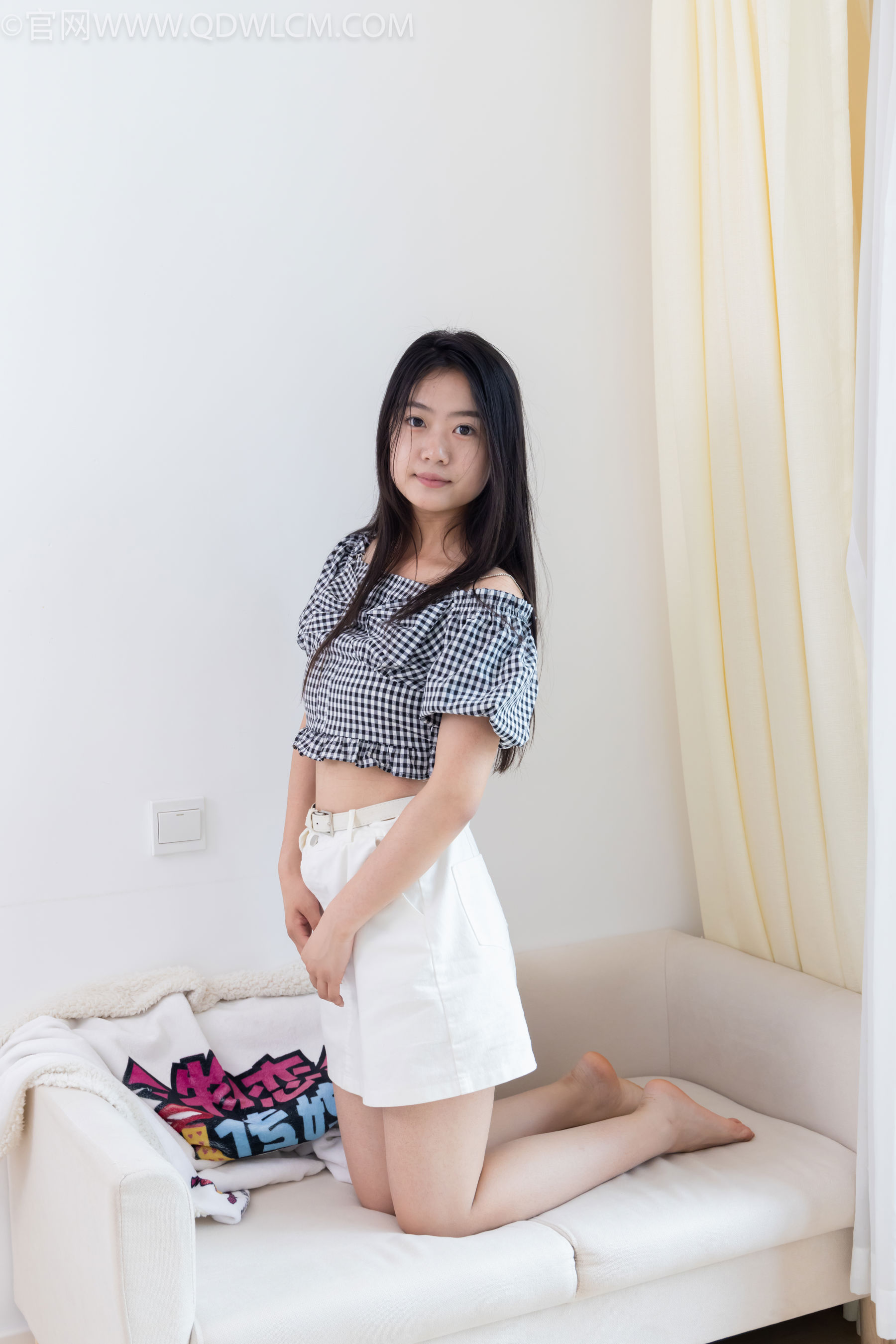 物恋传媒 No.2484 芋头 - 三双高跟凉鞋、薄肉丝、裸足/(151P)