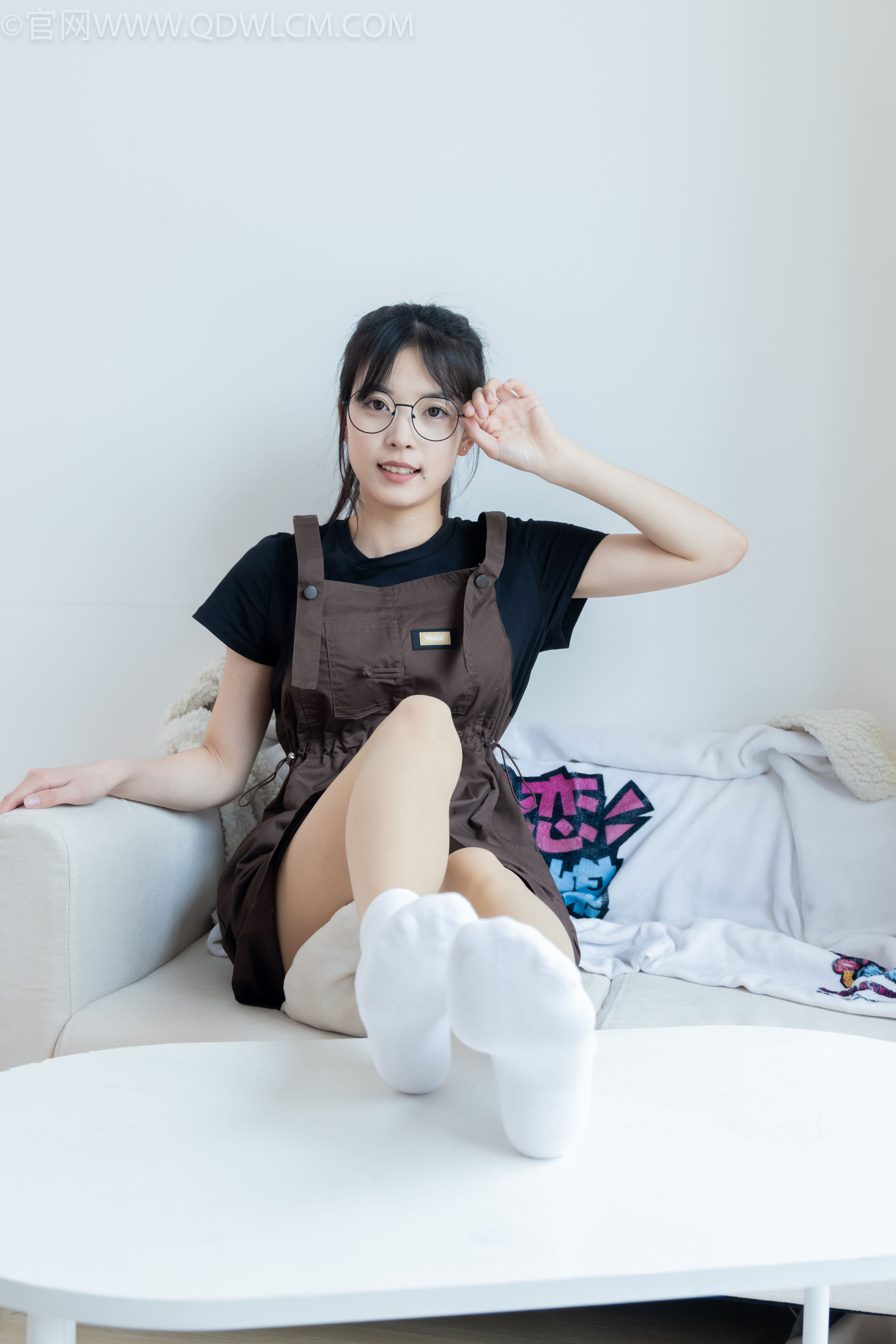 物恋传媒 No.2483 茯苓 - 帆布鞋、白棉袜、薄肉丝/(171P)