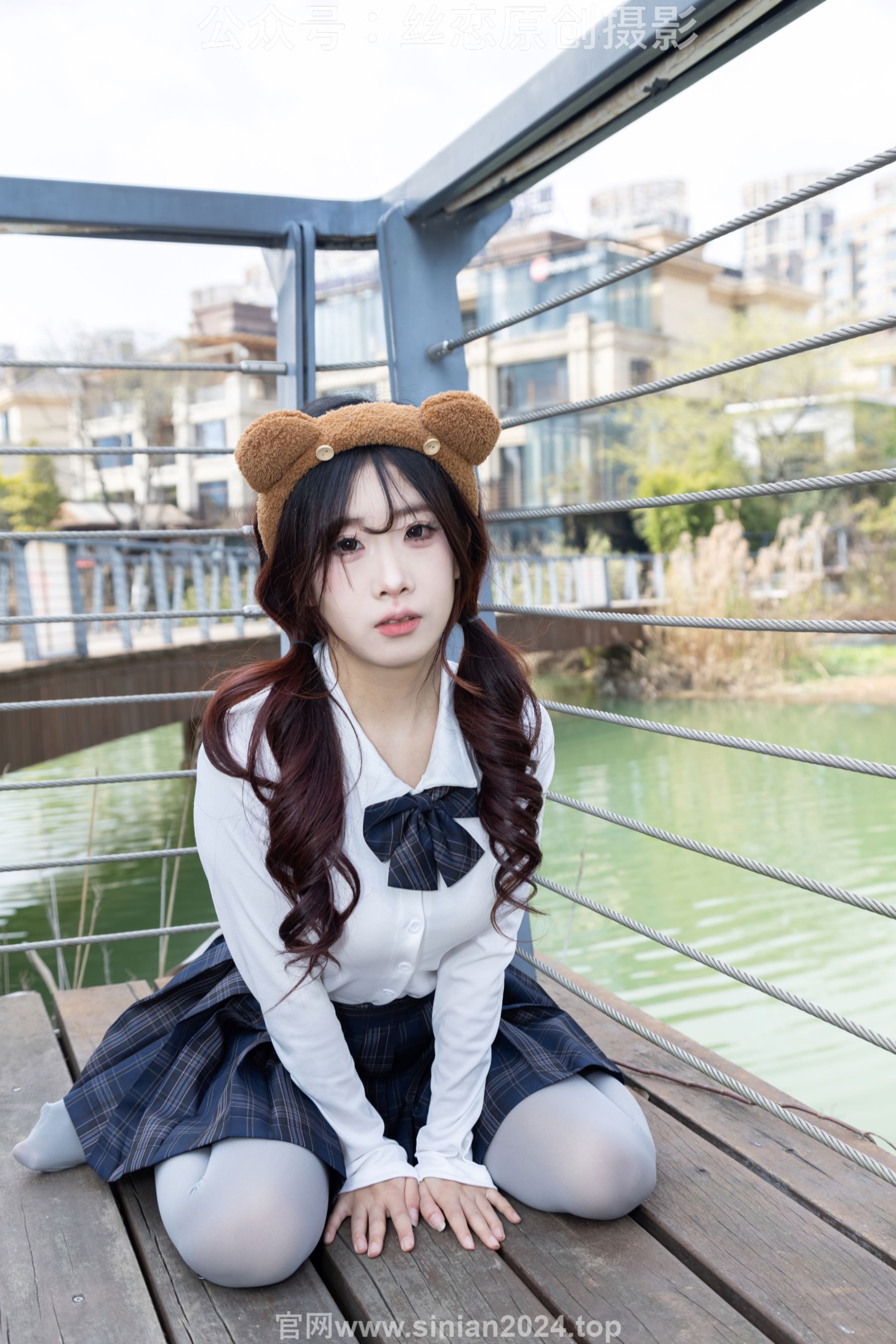 丝恋摄影 No.009 小梦 - 白色衬衫 碎花短裙 灰色丝袜 白色玛丽珍/(283P)