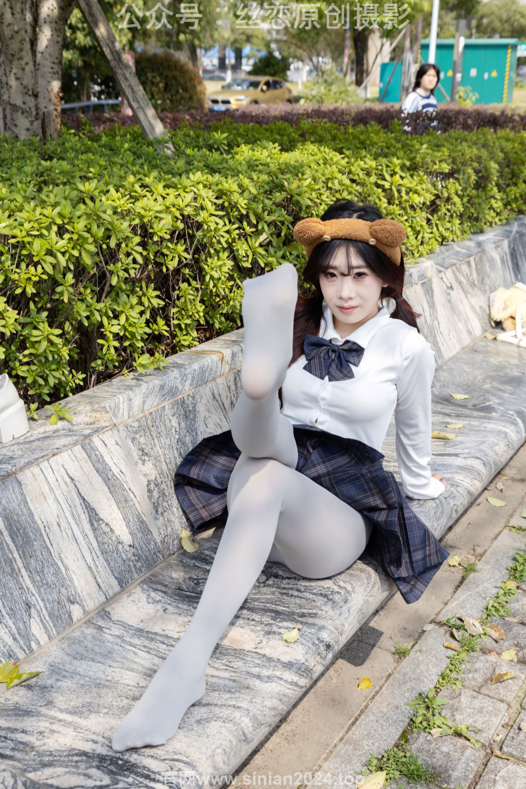 丝恋摄影 No.009 小梦 - 白色衬衫 碎花短裙 灰色丝袜 白色玛丽珍/(283P)