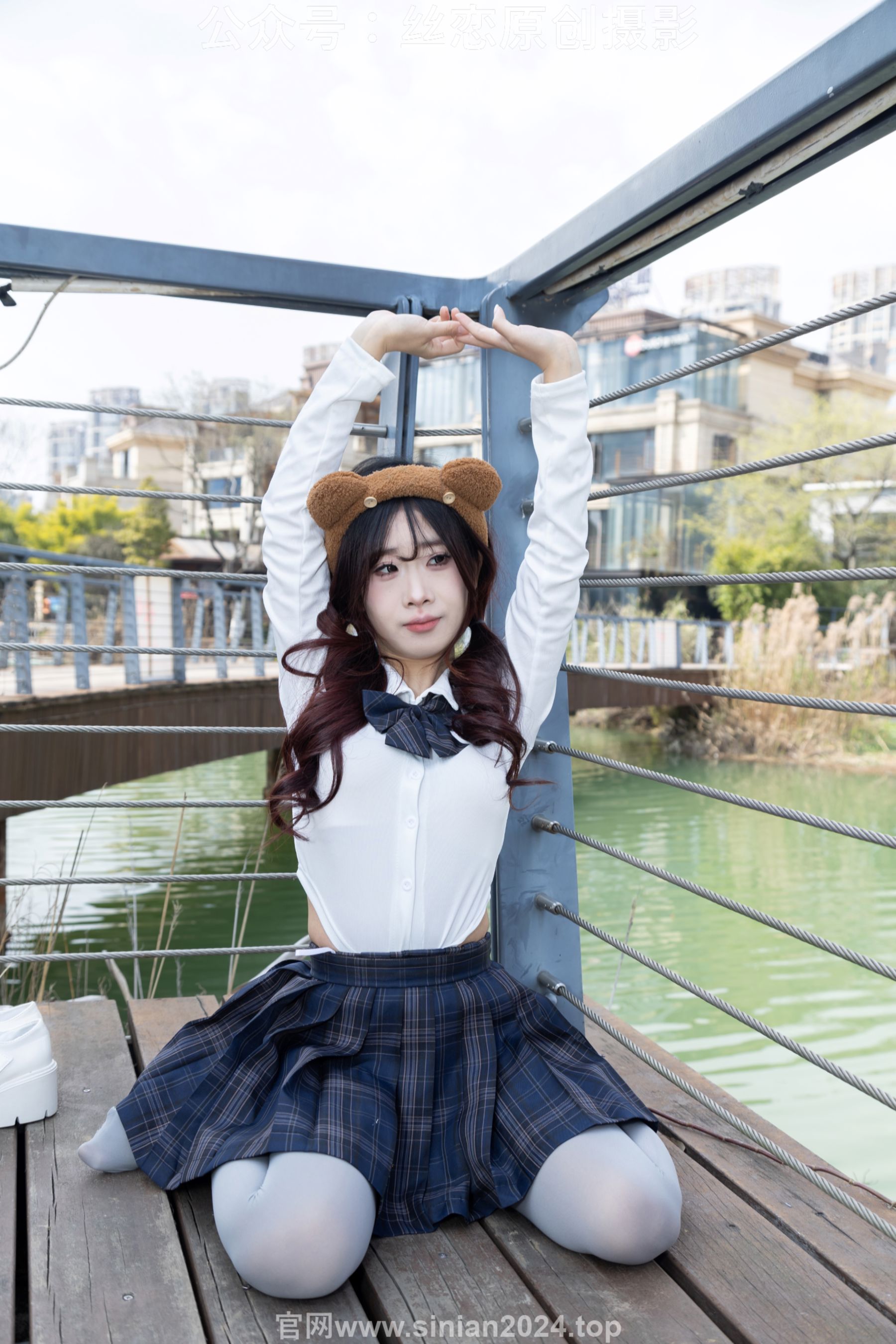 丝恋摄影 No.009 小梦 - 白色衬衫 碎花短裙 灰色丝袜 白色玛丽珍/(283P)